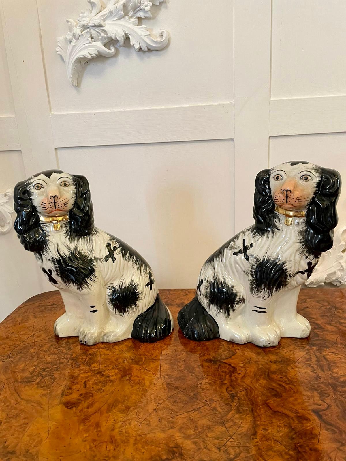 Pair of Antique Victorian Staffordshire Dogs In Good Condition In Suffolk, GB