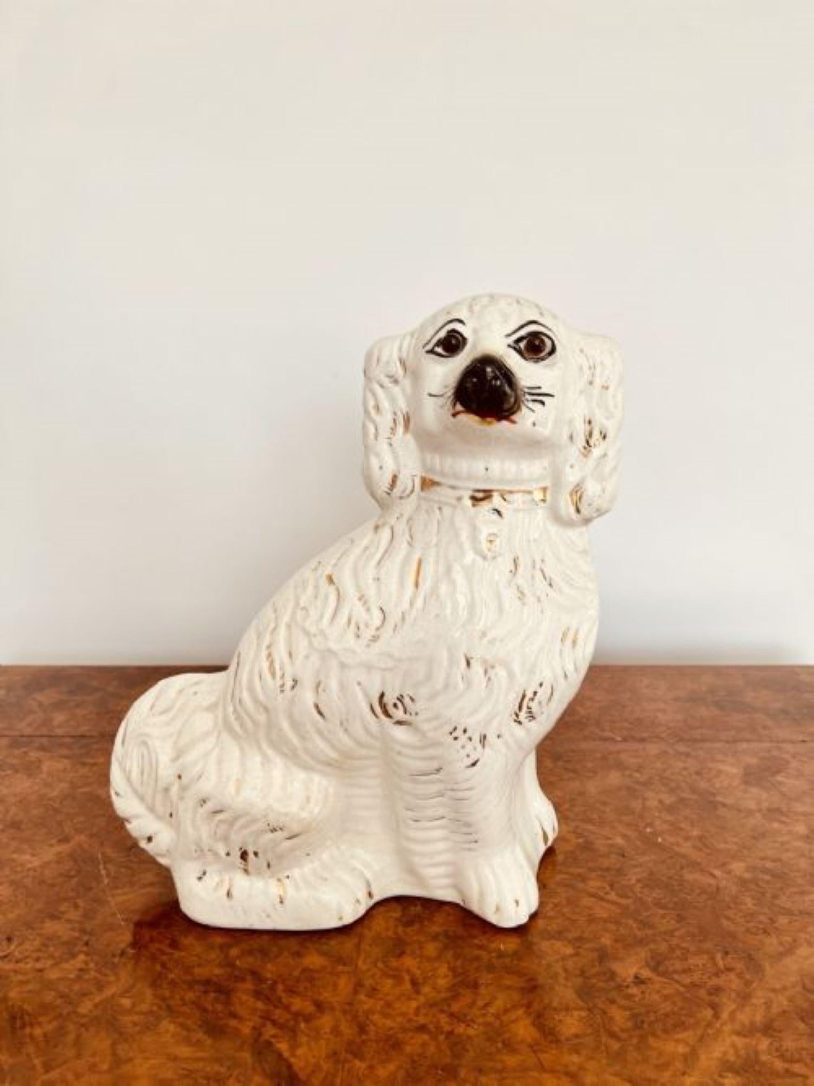 Pair Of Antique Victorian Staffordshire Spaniel Seated Dogs In Good Condition For Sale In Ipswich, GB