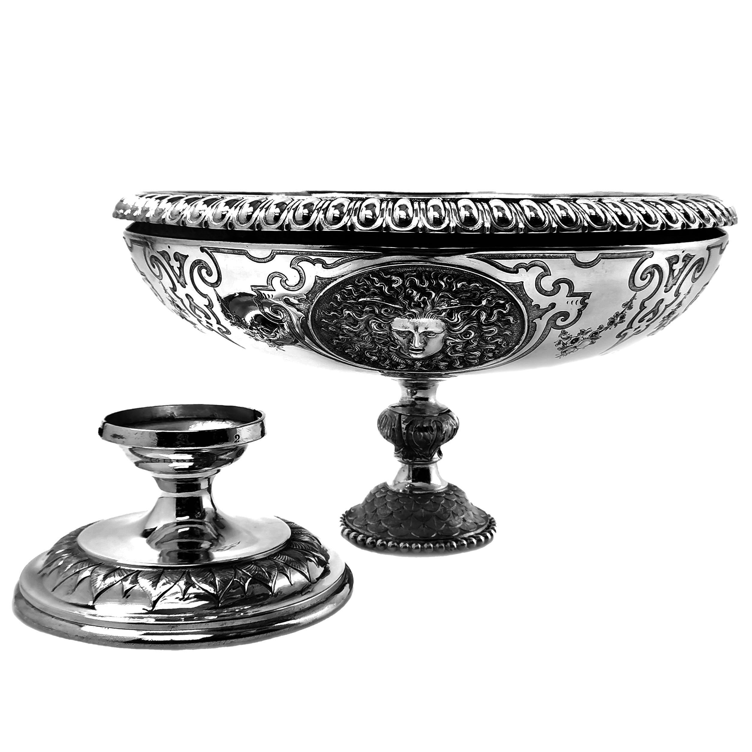 Pair of Antique Victorian Sterling Silver Comports / Dishes, 1862 For Sale 1