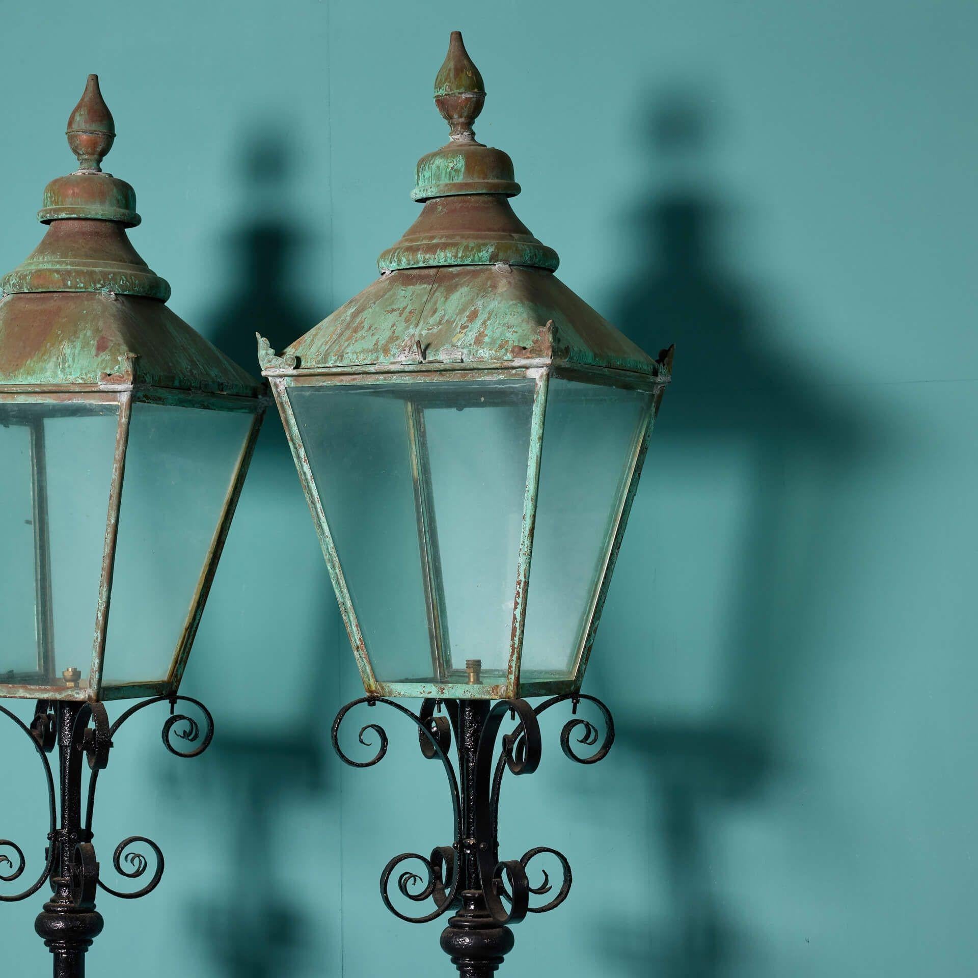 Anglais Paire de lampadaires victoriens anciens en vente