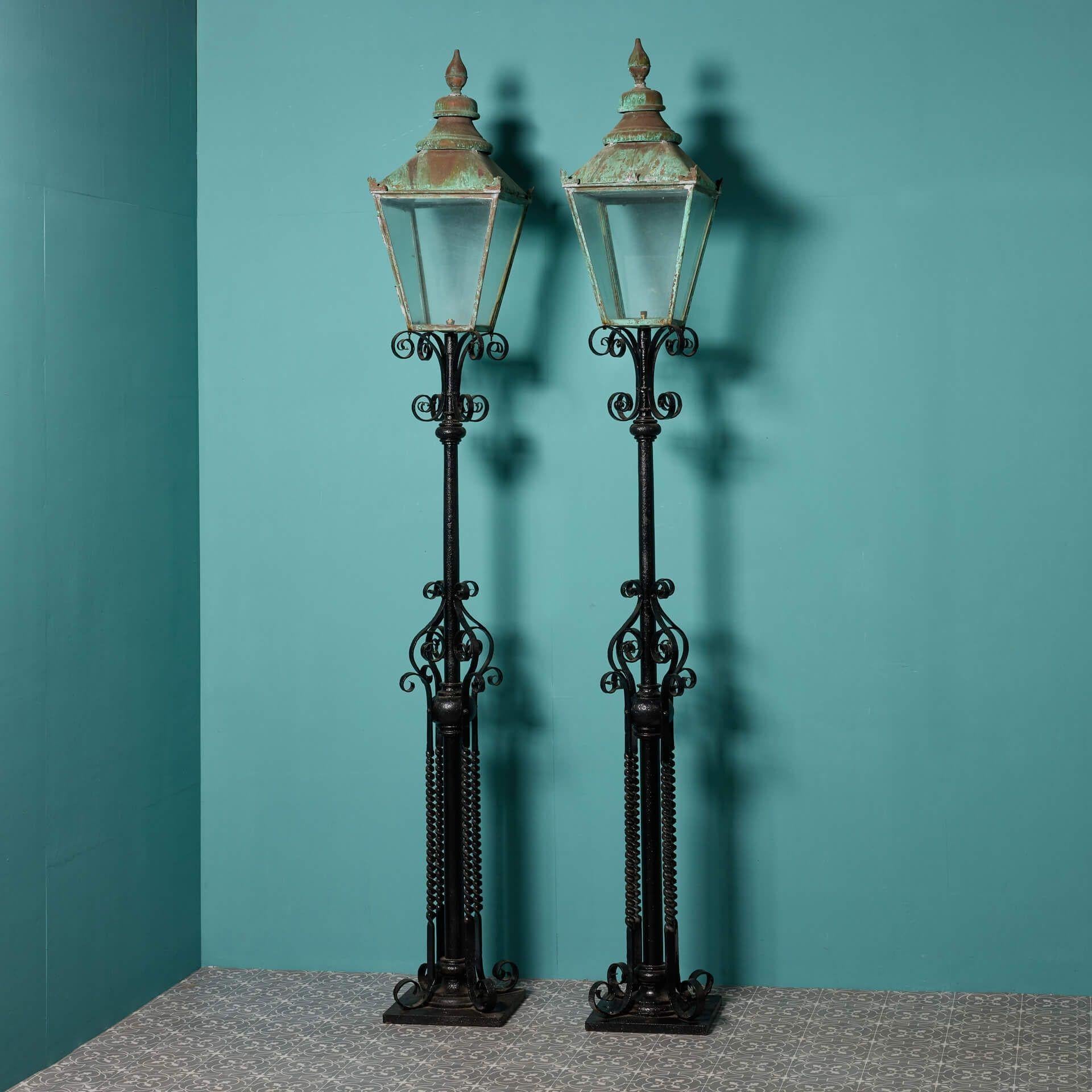 Paire de lampadaires victoriens anciens