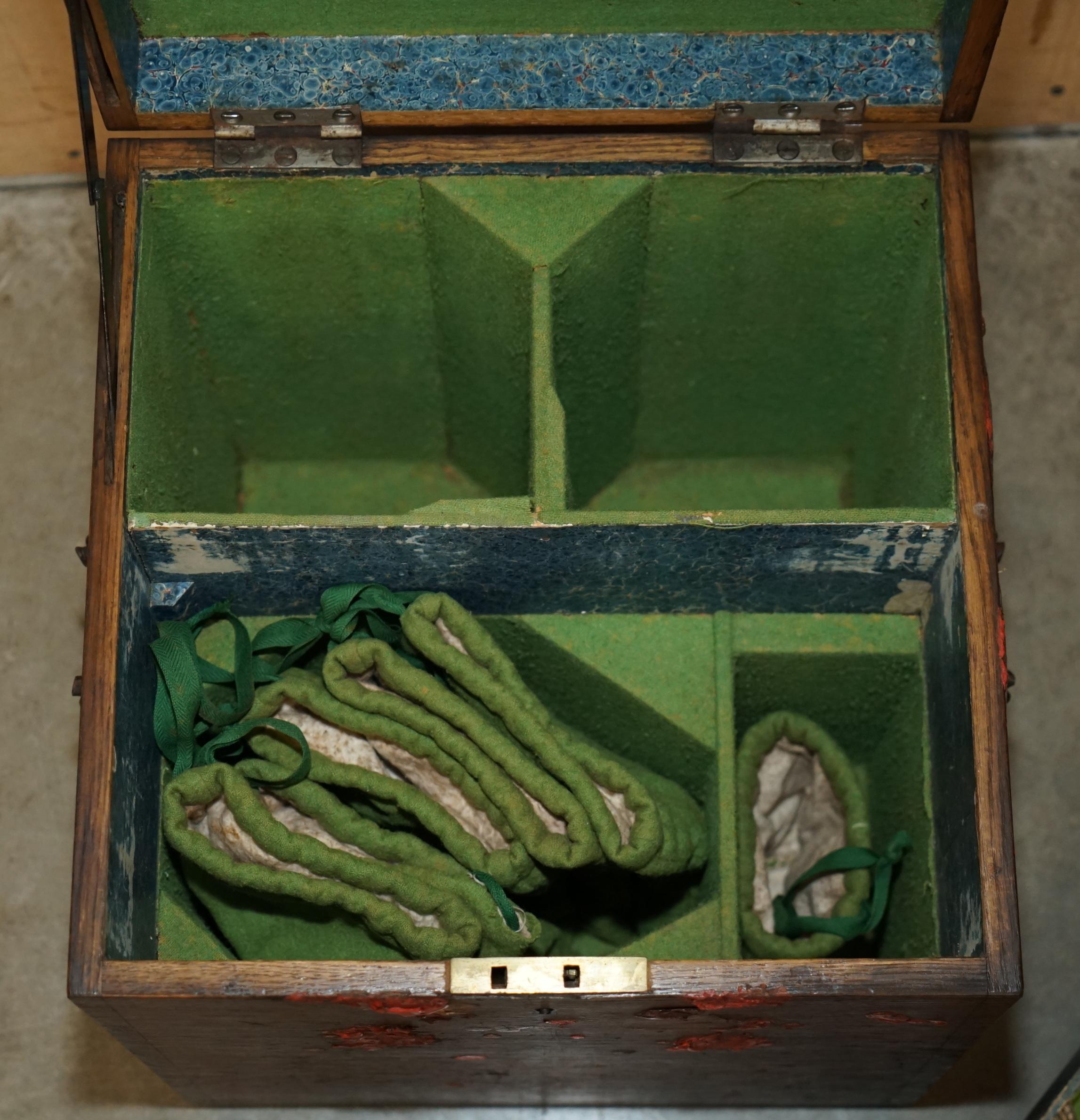 PAIR OF ANTIQUE VICTORIAN WORSHIPFUL COMPANY OF SKINNERS PAiR OF CAMPAIGN CHESTS For Sale 12