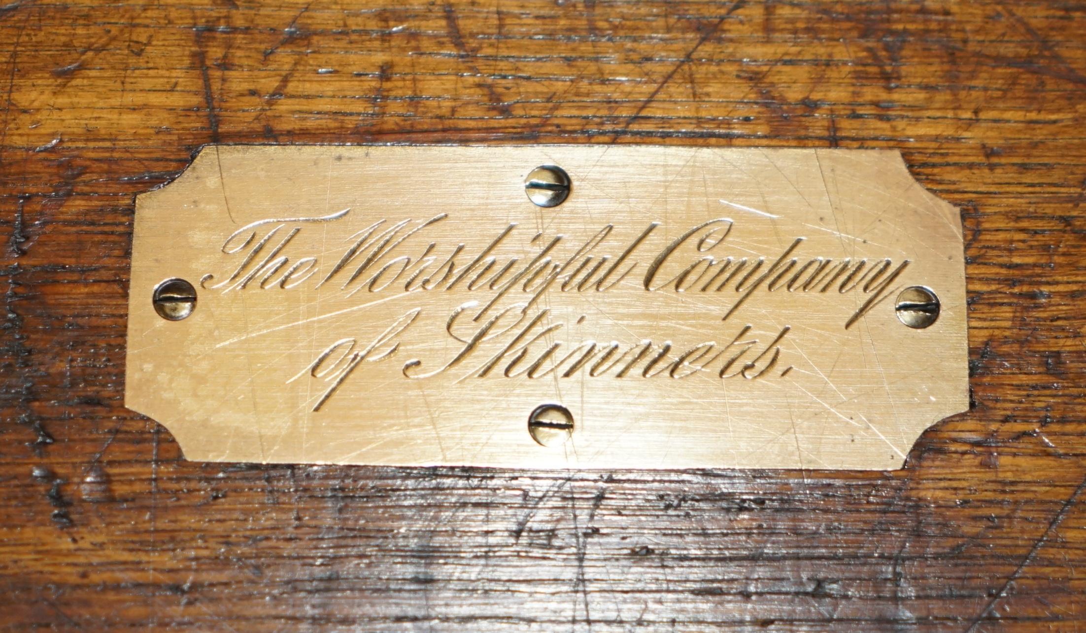 PAIR OF ANTIQUE VICTORIAN WORSHIPFUL COMPANY OF SKINNERS PAiR OF CAMPAIGN CHESTS In Distressed Condition For Sale In West Sussex, Pulborough