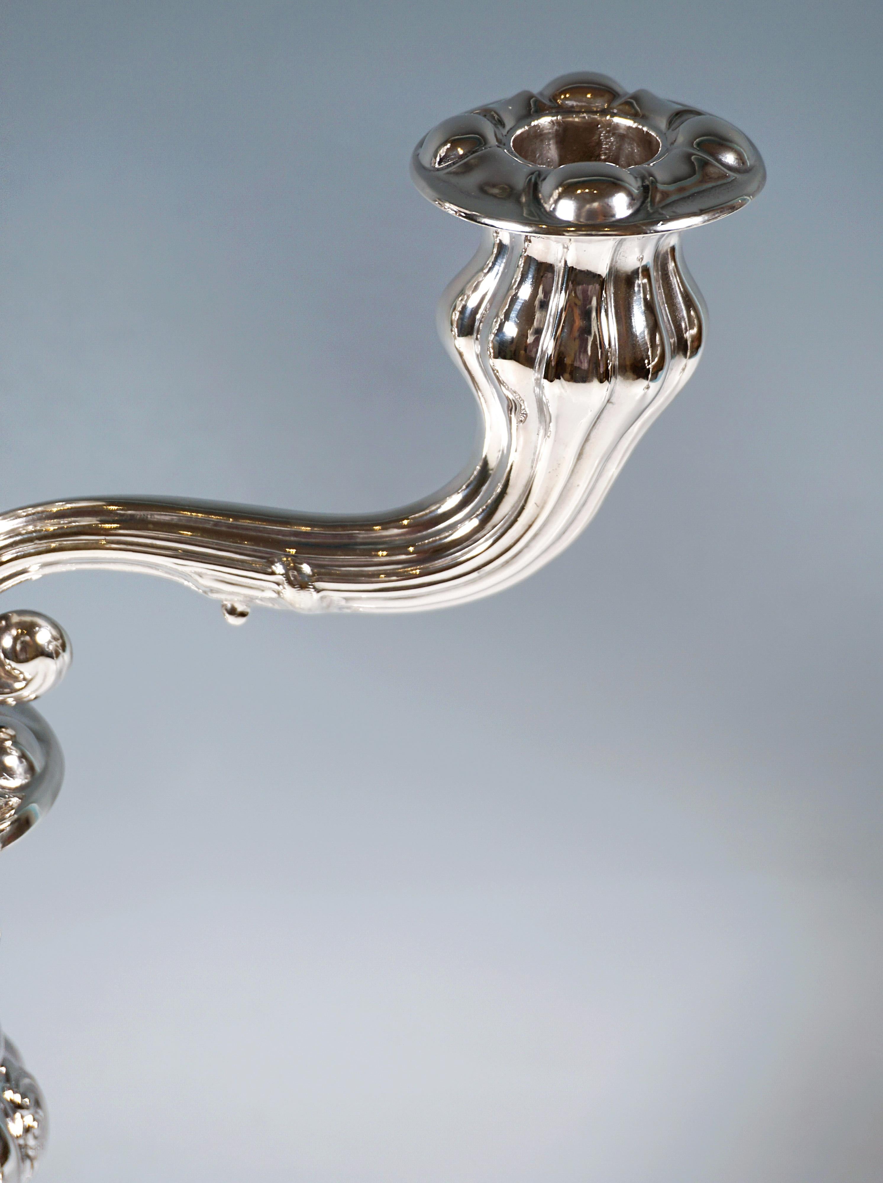 Pareja de antiguos candelabros de plata Biedermeier vieneses de 3 llamas, fechados en 1857 en venta 3