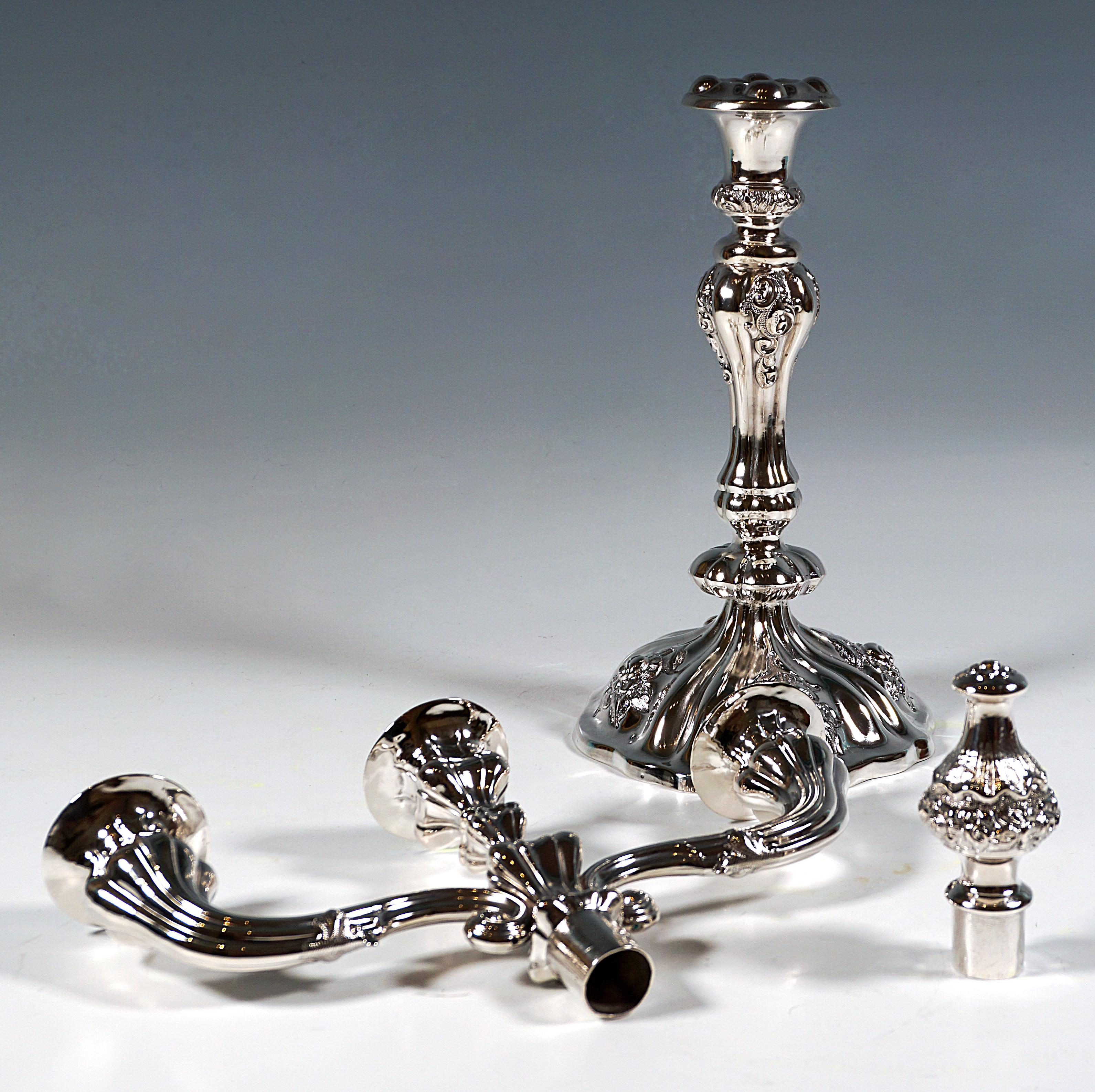 Pareja de antiguos candelabros de plata Biedermeier vieneses de 3 llamas, fechados en 1857 Silver en venta