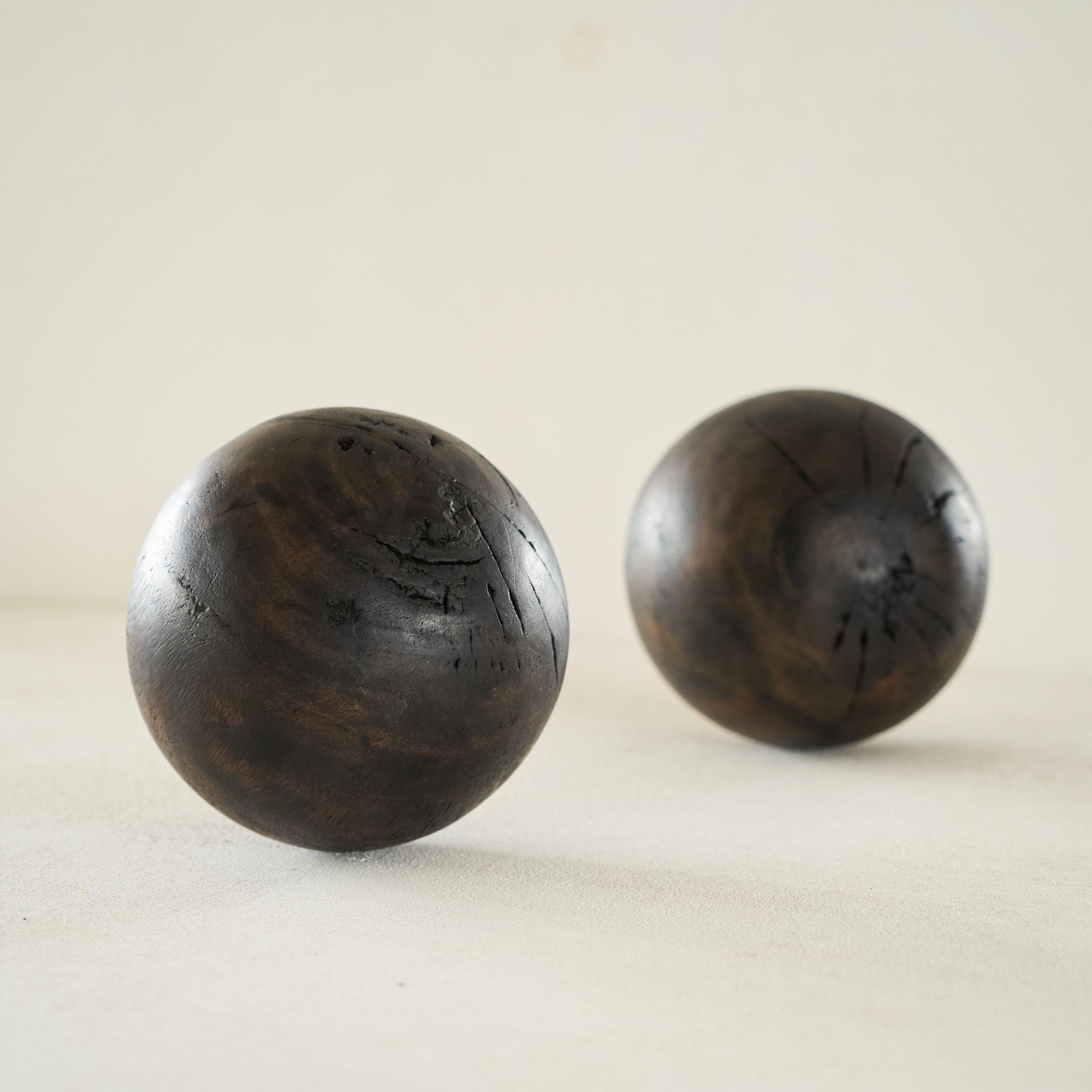 20th Century Pair of Antique Wabi Sabi Decorative Balls in Wood For Sale
