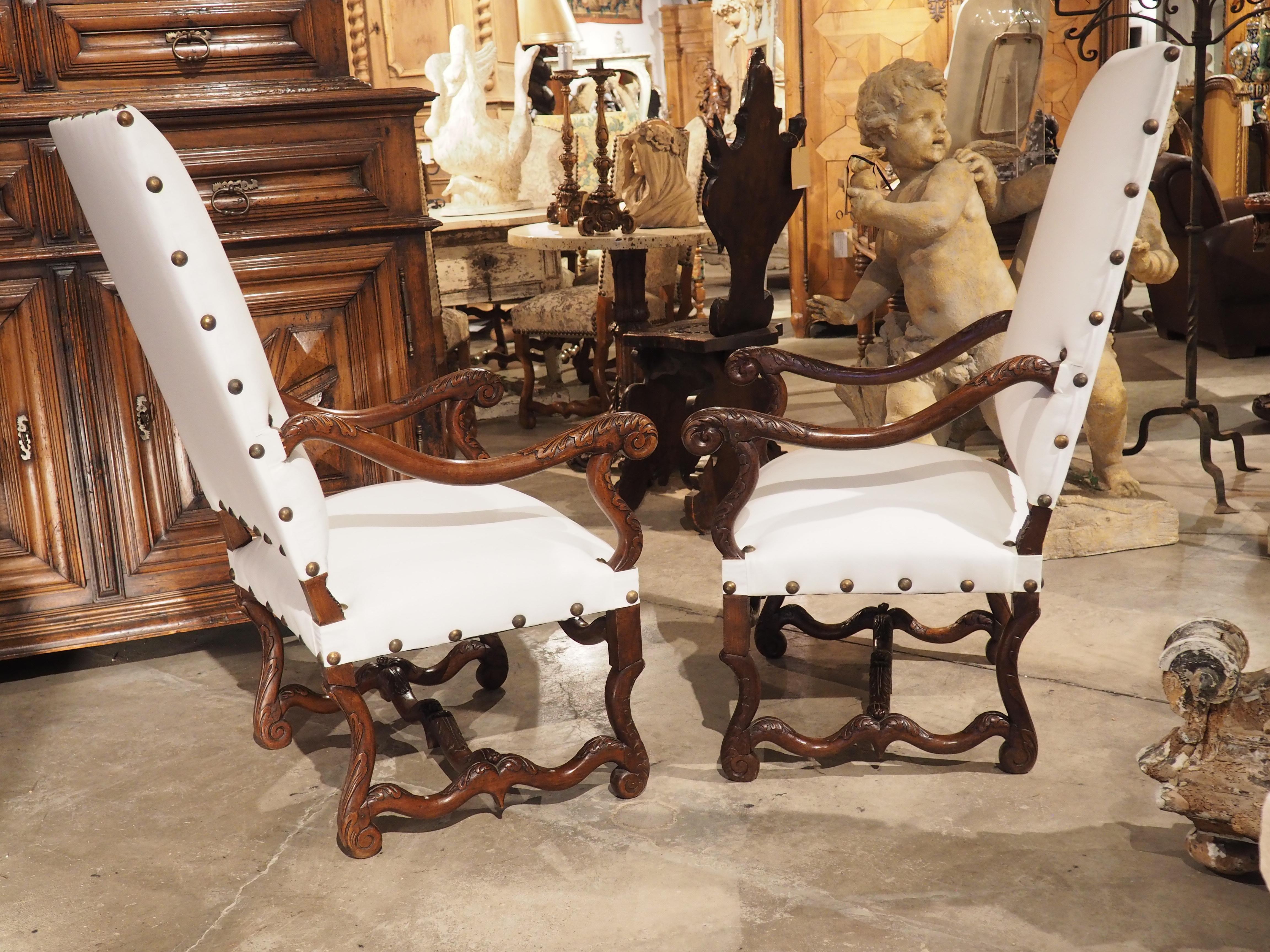 Pair of Antique Walnut Armchairs from the Lot Region of France, circa 1830 For Sale 11