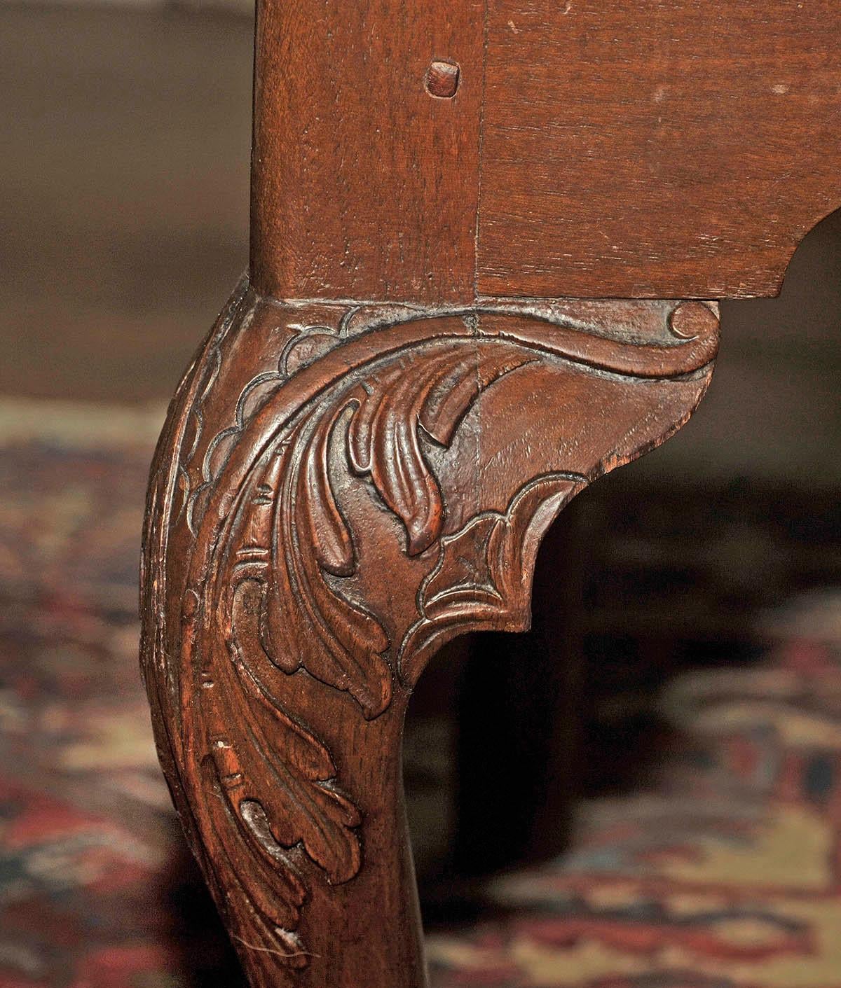 Silk Pair of Important Philadelphia Shell Carved Walnut Chippendale Side Chairs C1765 For Sale