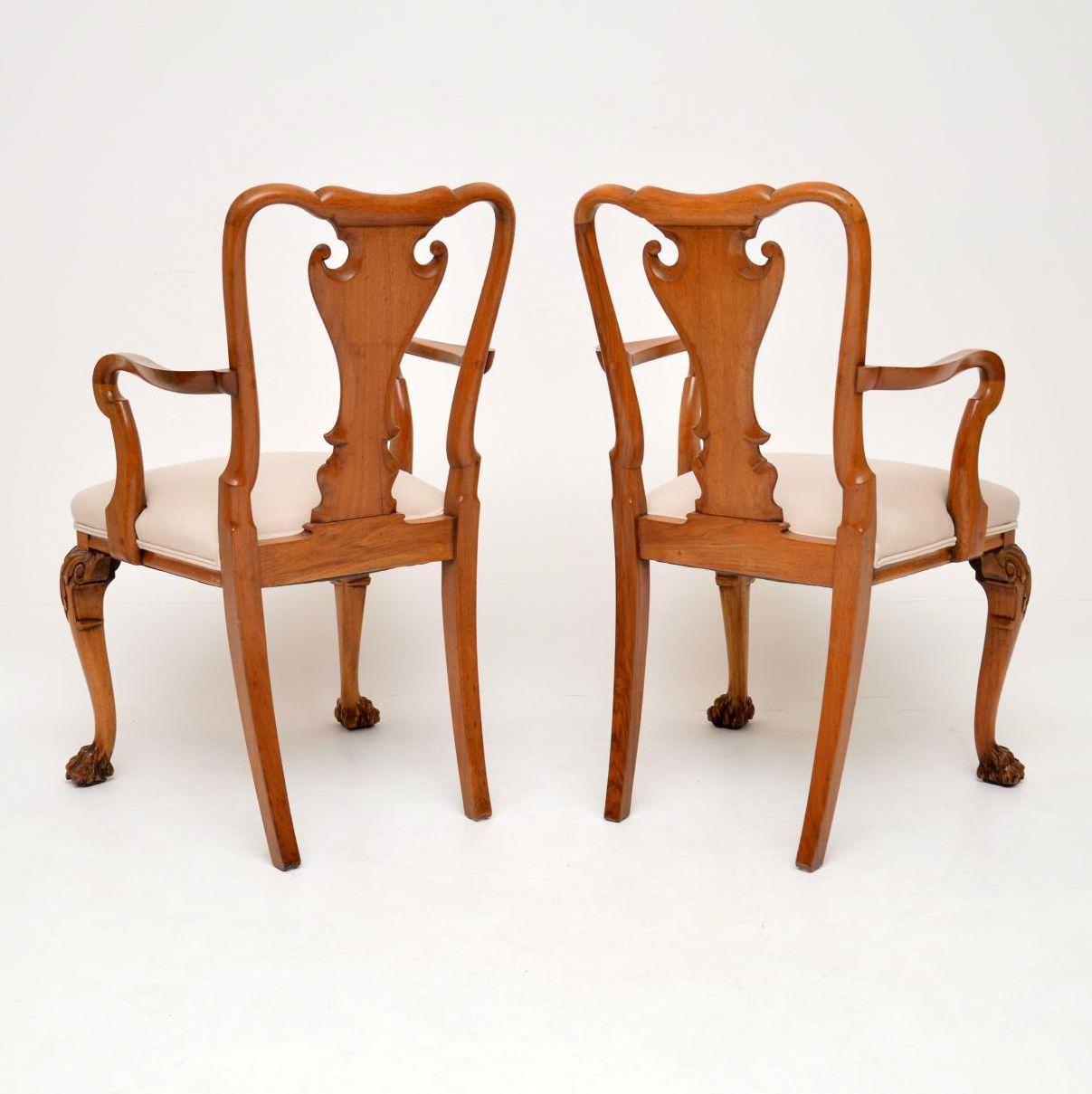 Pair of Antique Walnut Queen Anne Style Carver Armchairs In Good Condition In London, GB