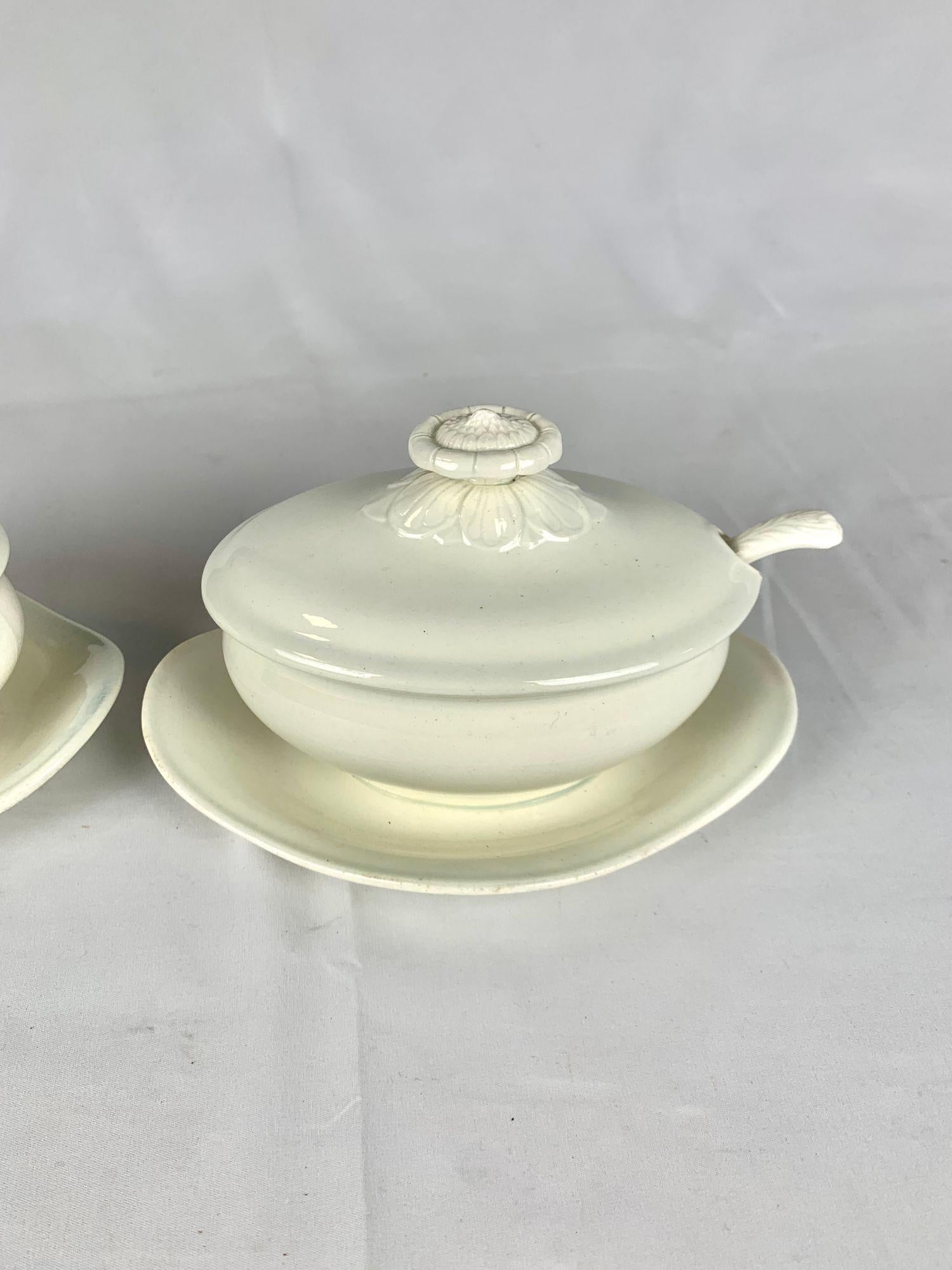 Inglese Coppia di antiche zuppiere neoclassiche Wedgwood in Inghilterra CIRCA 1820 in vendita