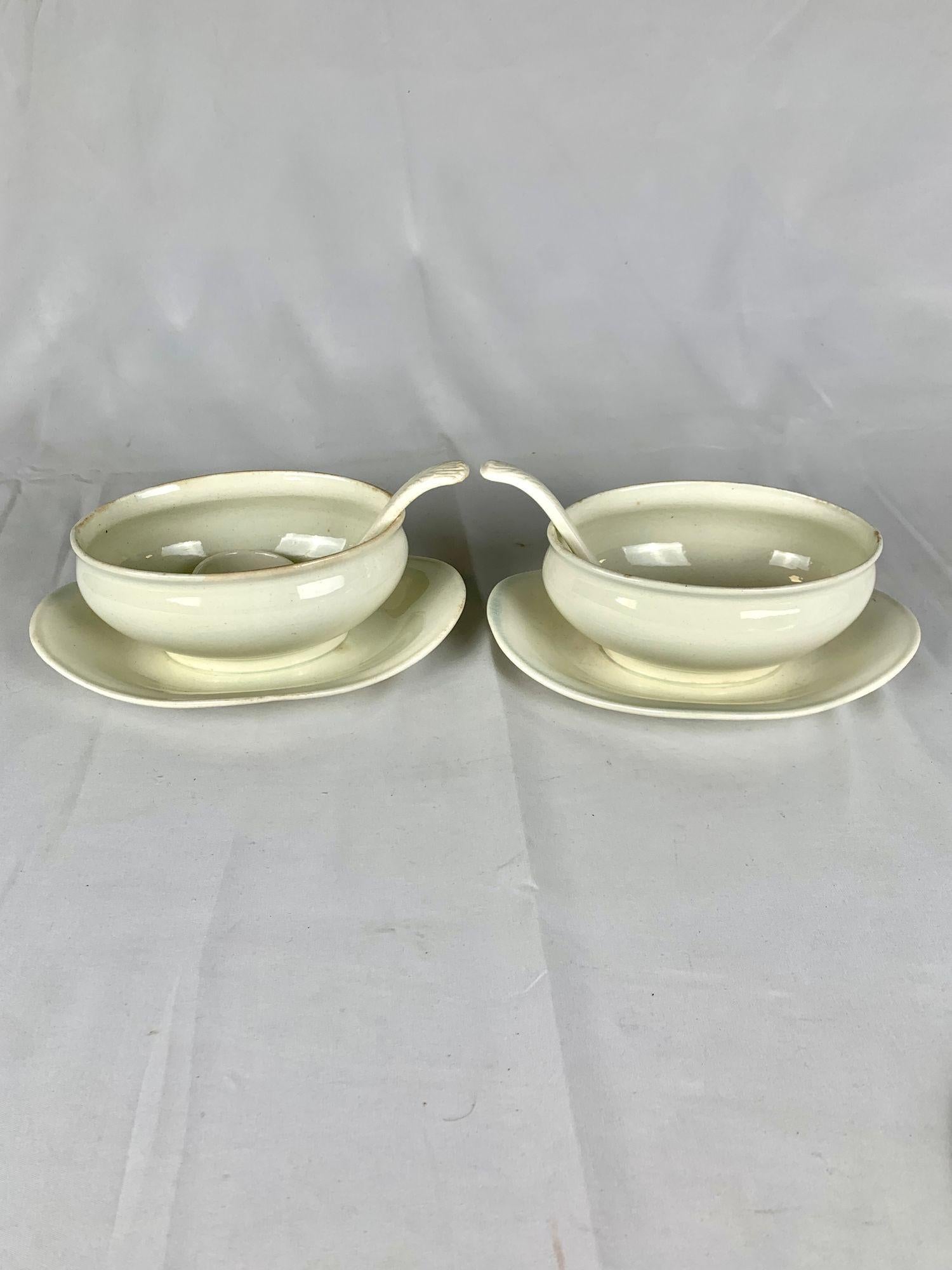 XIX secolo Coppia di antiche zuppiere neoclassiche Wedgwood in Inghilterra CIRCA 1820 in vendita