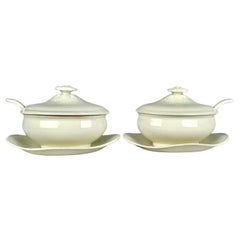 Pareja de Soperas Neoclásicas de Crema Wedgwood Antiguas Inglaterra Circa 1820