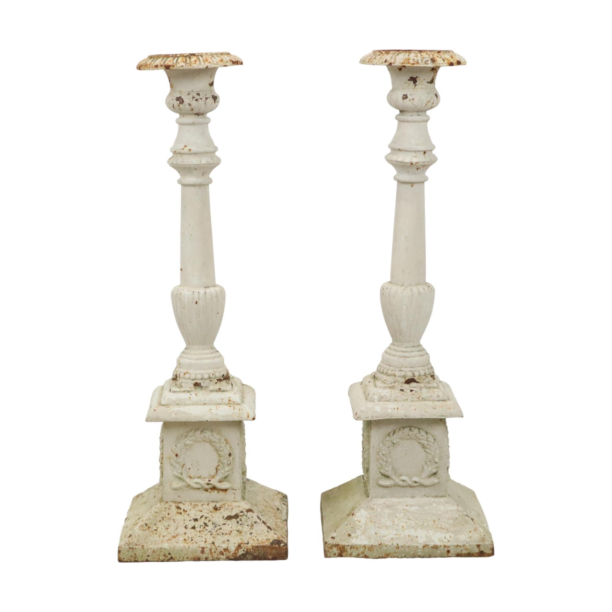 Francese Coppia di candelabri antichi Whiting XL in ghisa Francia XIX secolo 71 cm in vendita