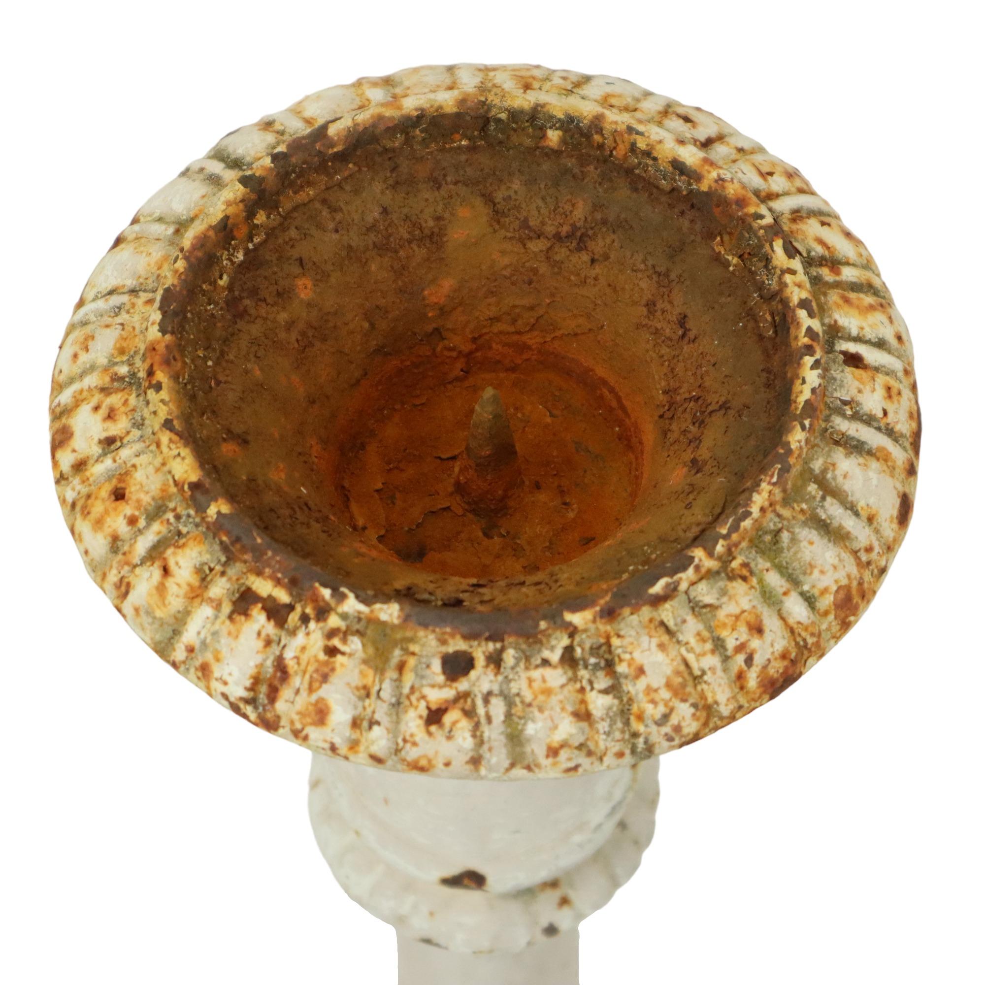Coppia di candelabri antichi Whiting XL in ghisa Francia XIX secolo 71 cm in vendita 1