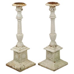 Paire de chandeliers blancs anciens XL en fonte France 19ème siècle 71 cm