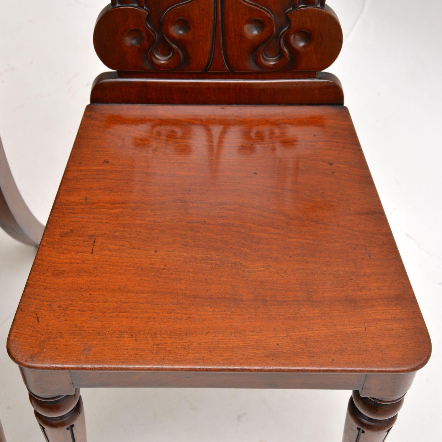 Paire de fauteuils de salon anciens William IV en vente 4