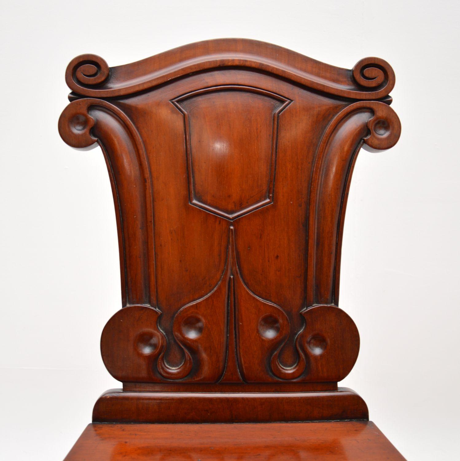 Paire de fauteuils de salon anciens William IV en vente 1