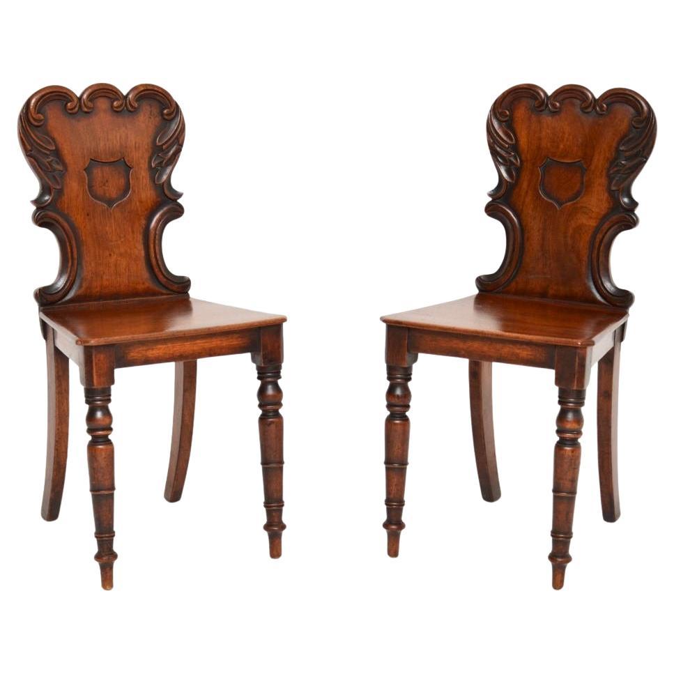 Paire d
anciennes chaises William Halle