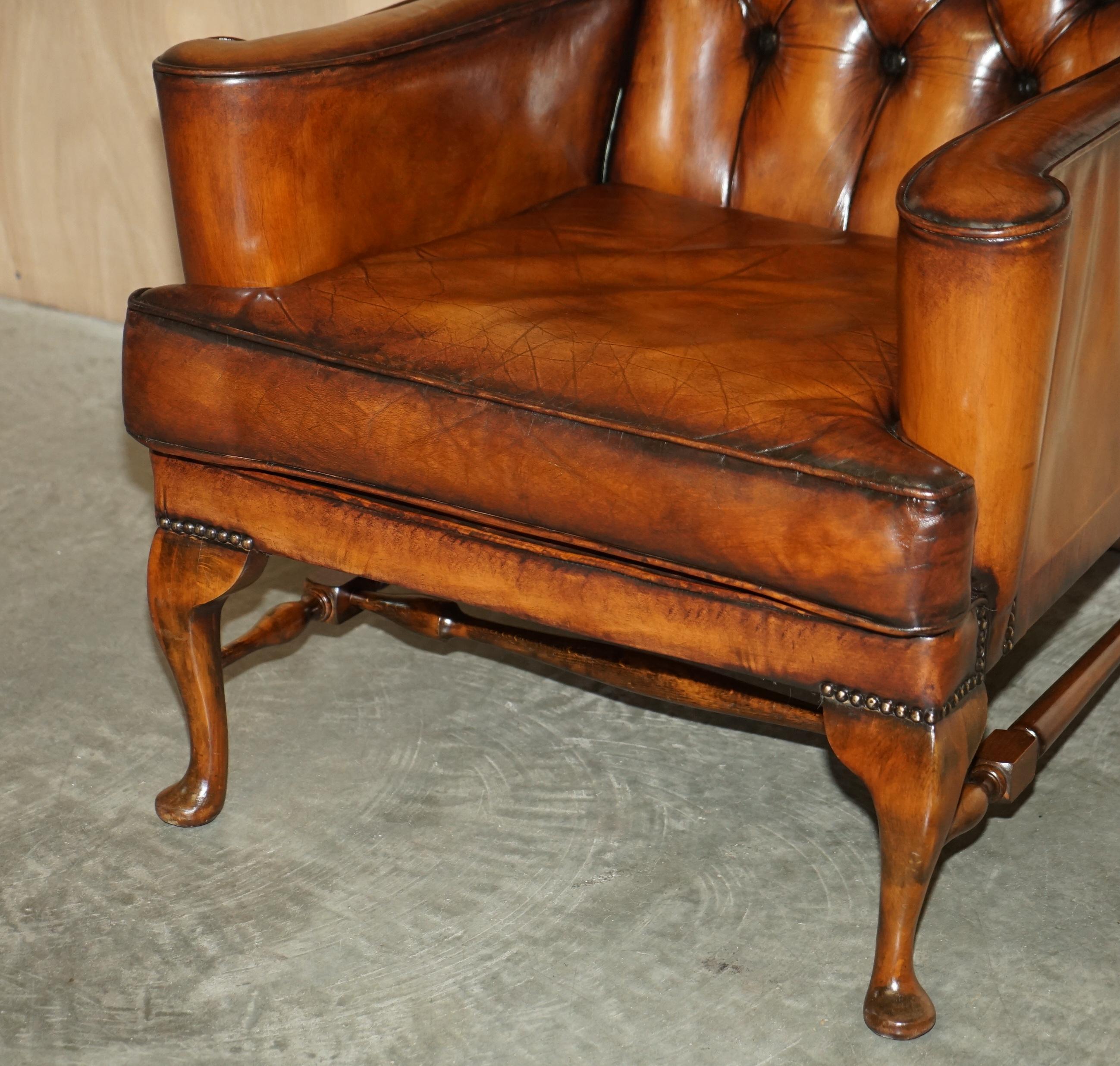 Edwardian PAIR OF ANTIQUE WILLIAM MORRIS WiNGBACK ARMCHAIRS HAND DYED CIGAR BROWN LEATHER For Sale