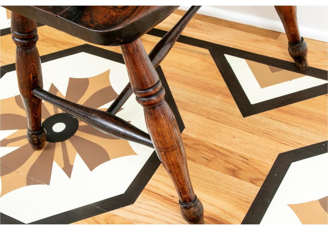 Coppia di antiche poltrone Windsor in Oak in vendita 10