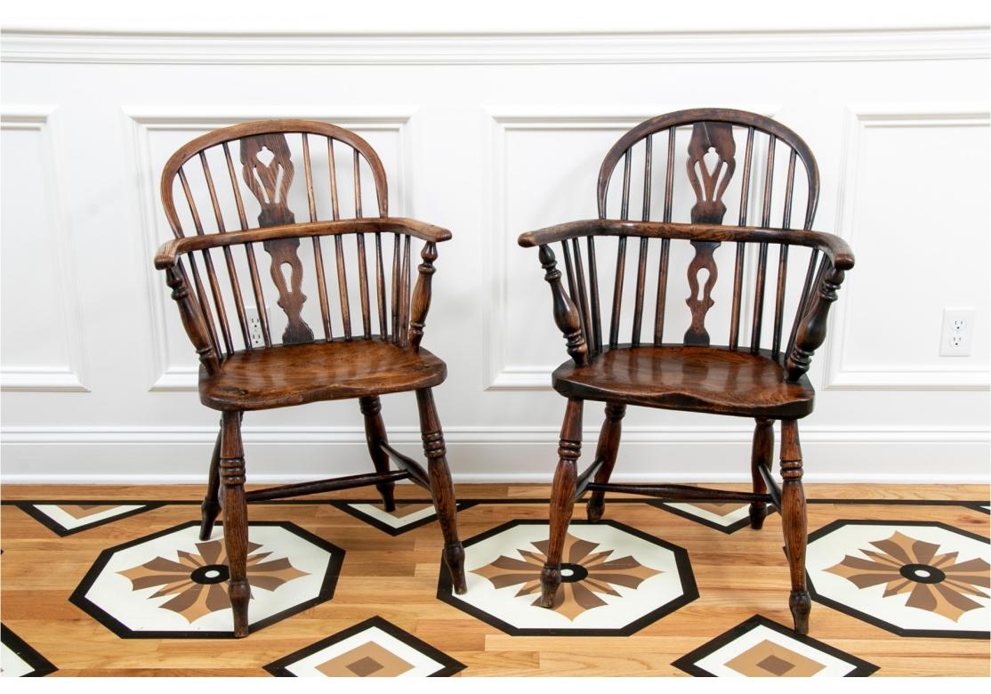 Rustico Coppia di antiche poltrone Windsor in Oak in vendita