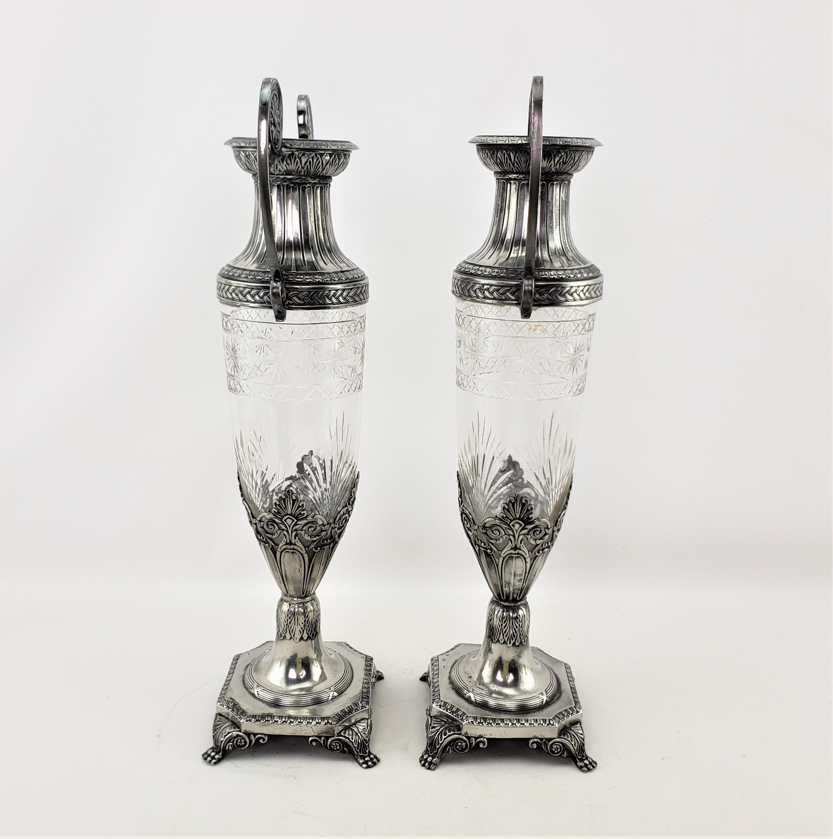 20ième siècle Paire de vases sécessionnistes anciens en cristal taillé WMF avec montures en métal argenté en vente