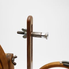 Paire de cercles de broderie anciens en bois