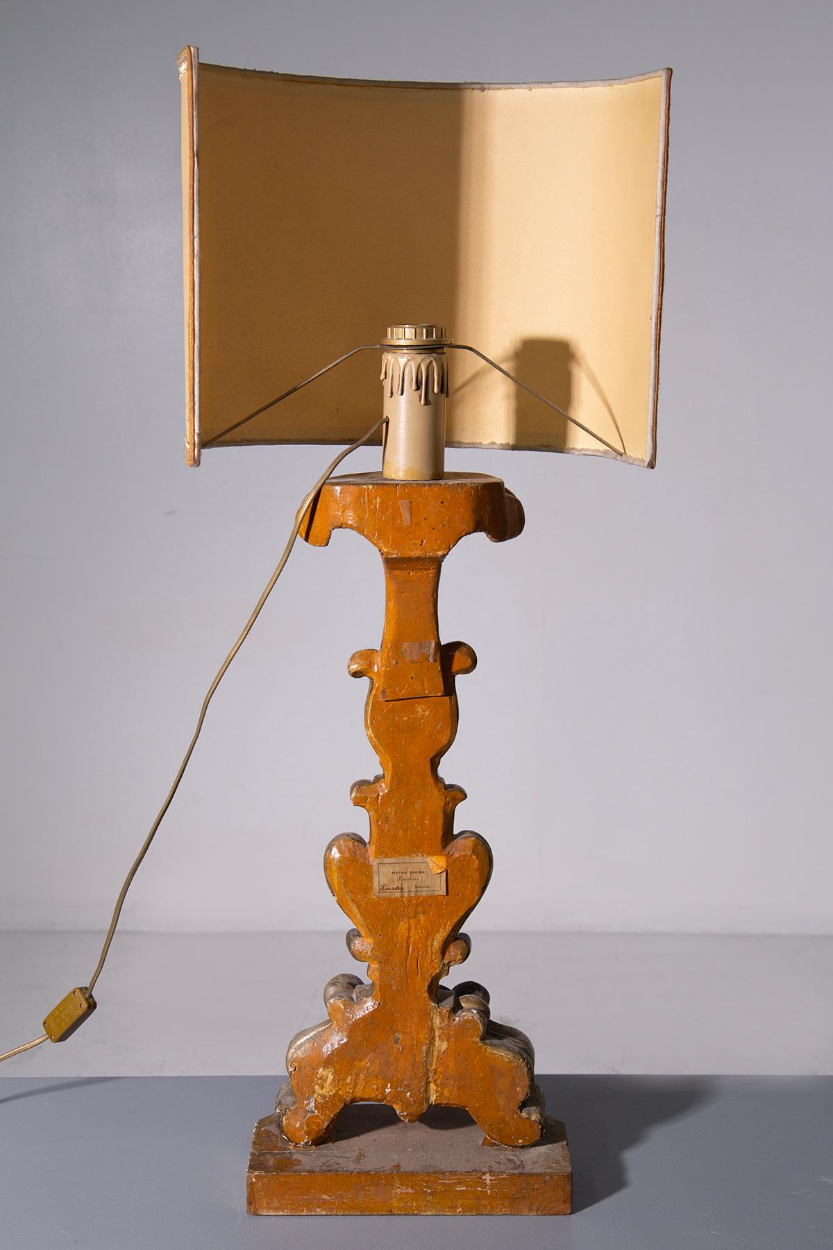 Paire de lampes anciennes en bois, dorées par Pietro Cipriani en vente 1