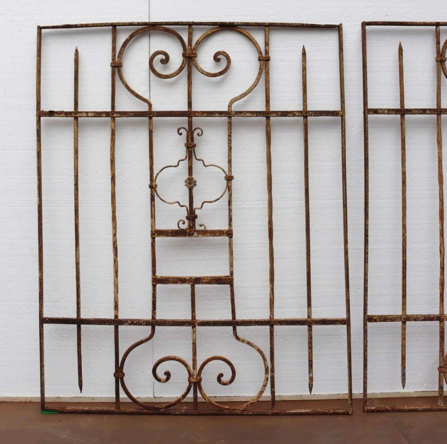 English Pair of Antique Wrought Iron Decorative Panels For Sale