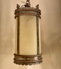 Paire de lanternes anciennes en fer forgé