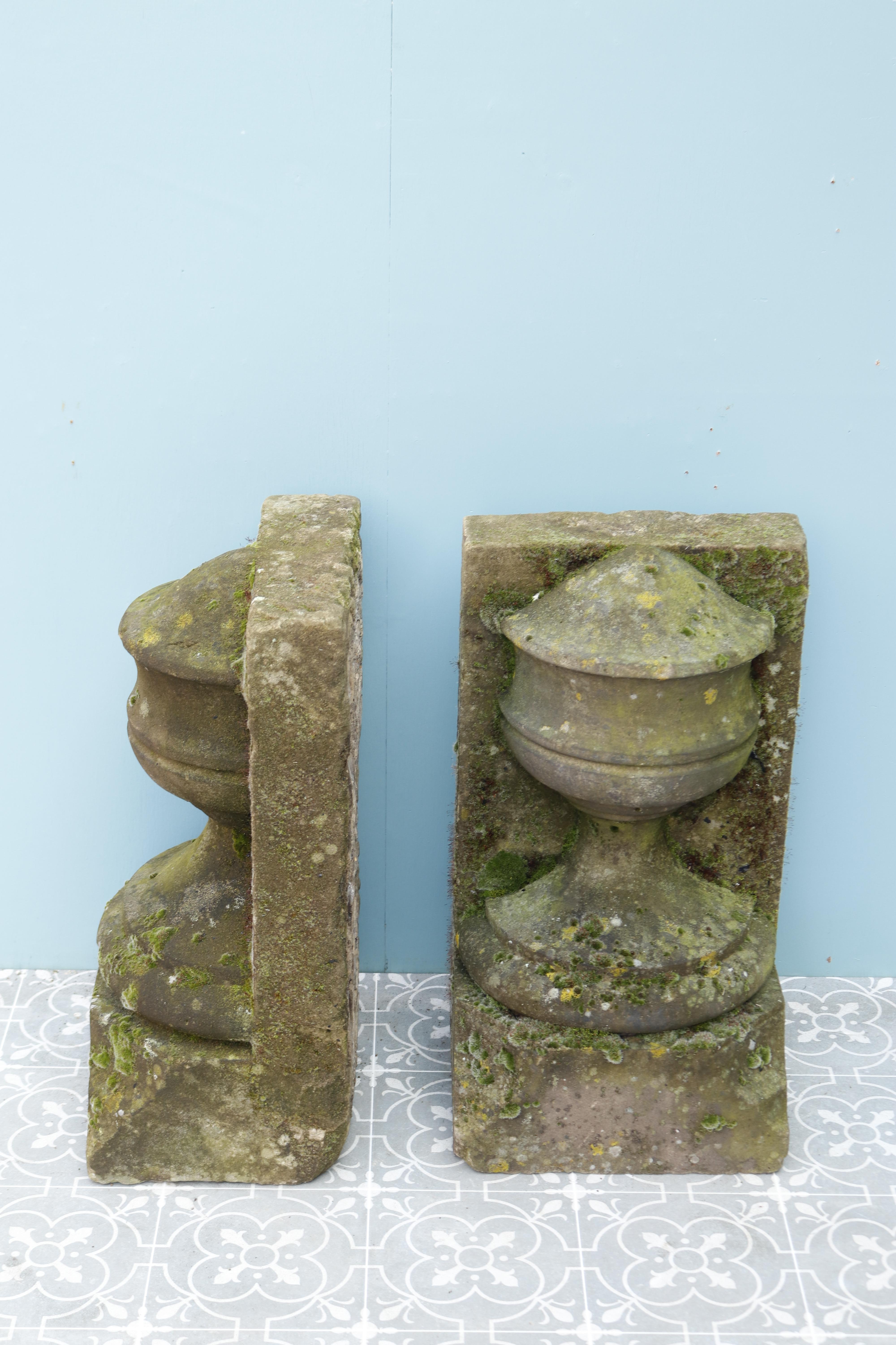 Paar antike Yorker Steinknauf-Abschlüsse (Sandstein) im Angebot