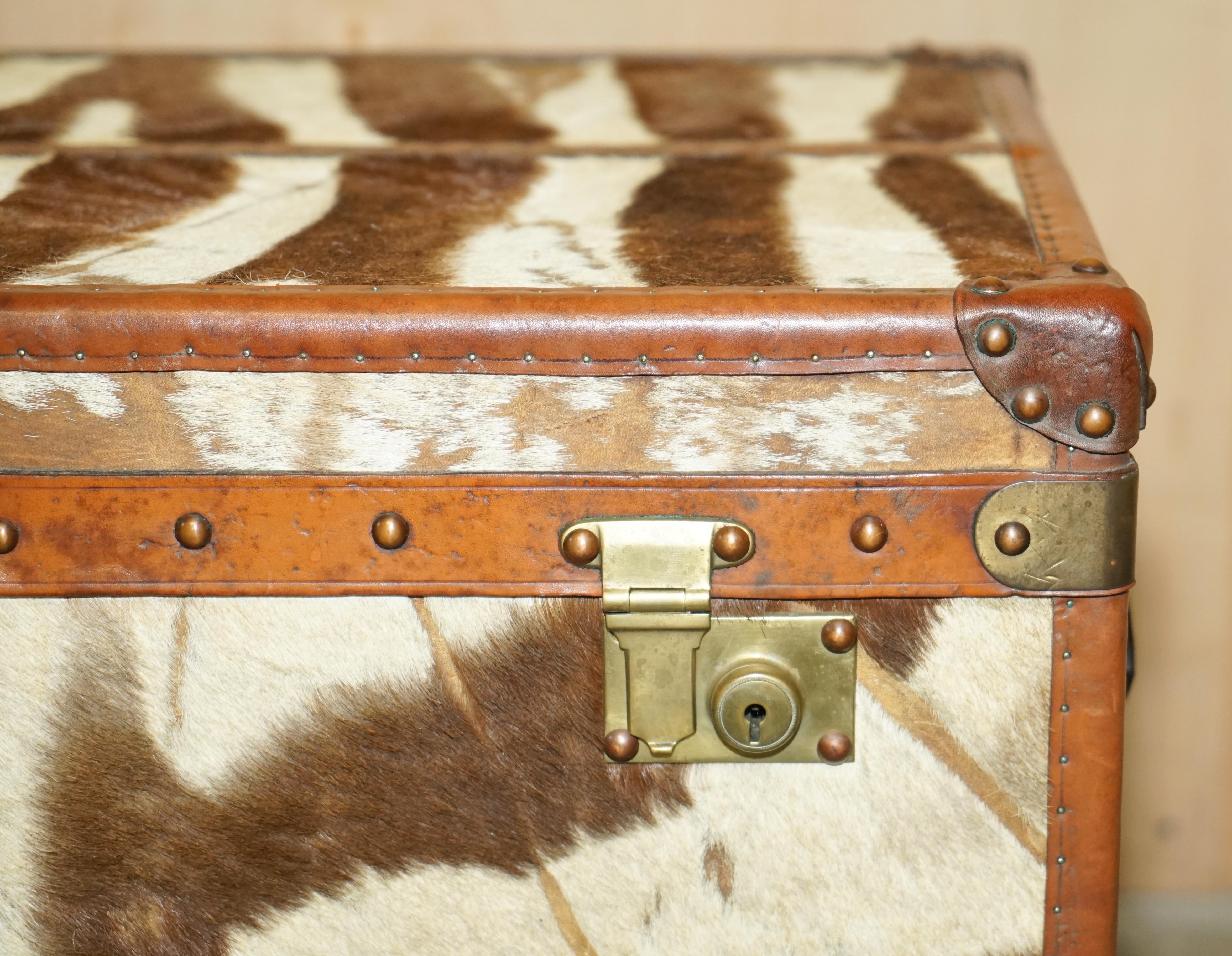 Early 20th Century PAiR OF ANTIQUE ZEBRA SKIN & LEATHER UPHOLSTERED STEAMER TRUNKS CHESTS TABLES