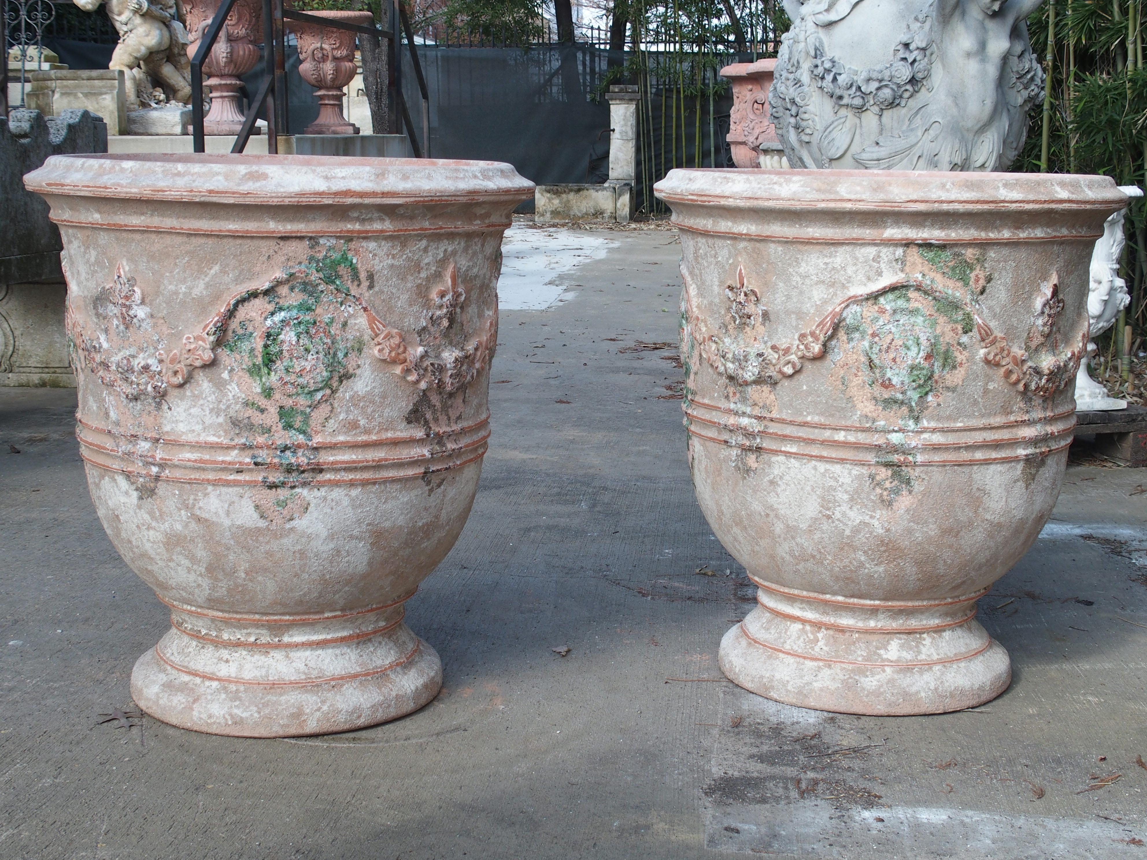 Pair of Antiqued Classic Fleur-de-Lys Anduze Pots from France 3
