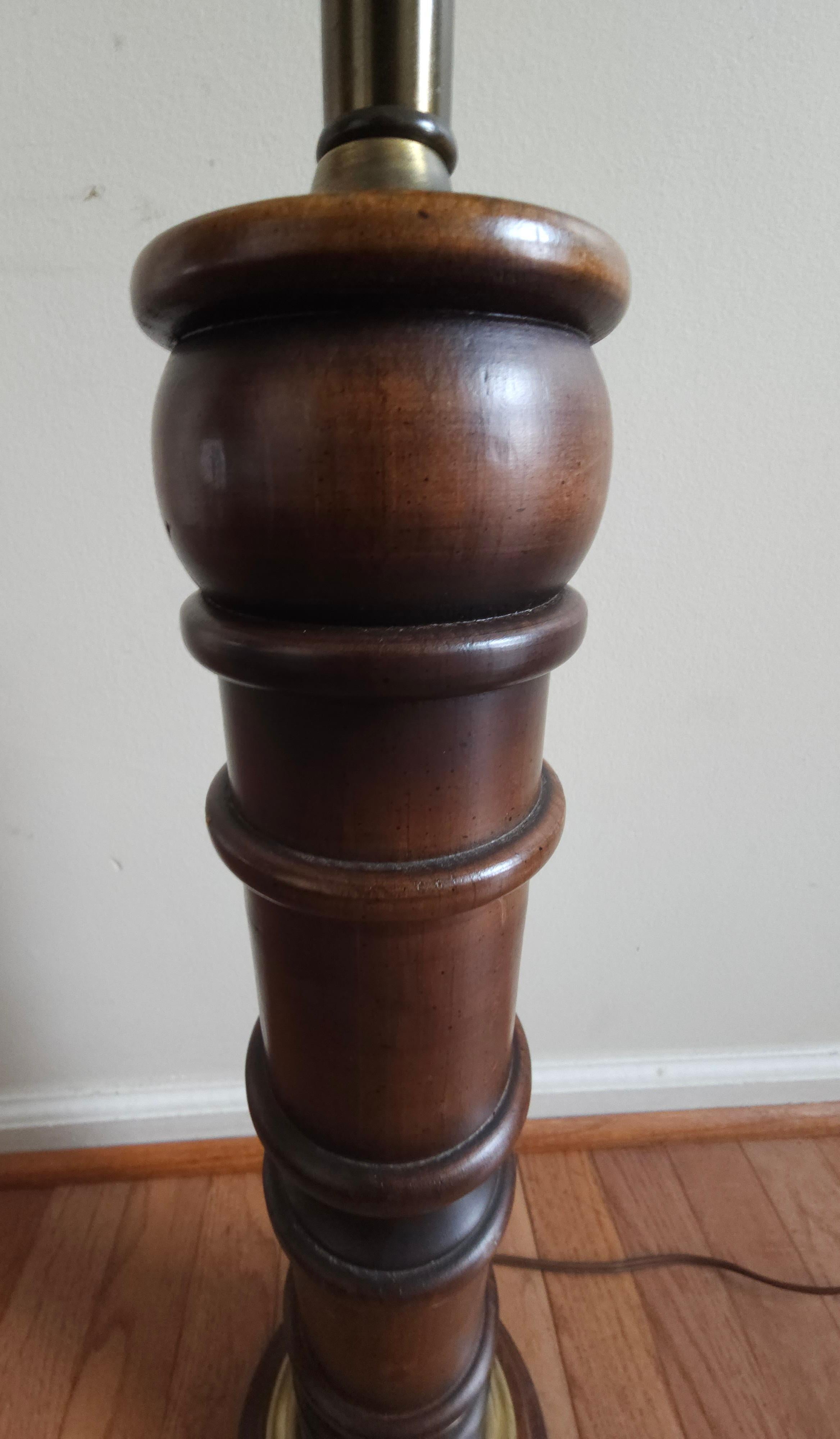 Campaign Pair Of Antiqued Pine Wood and Brass Column-Form Table Lamps For Sale