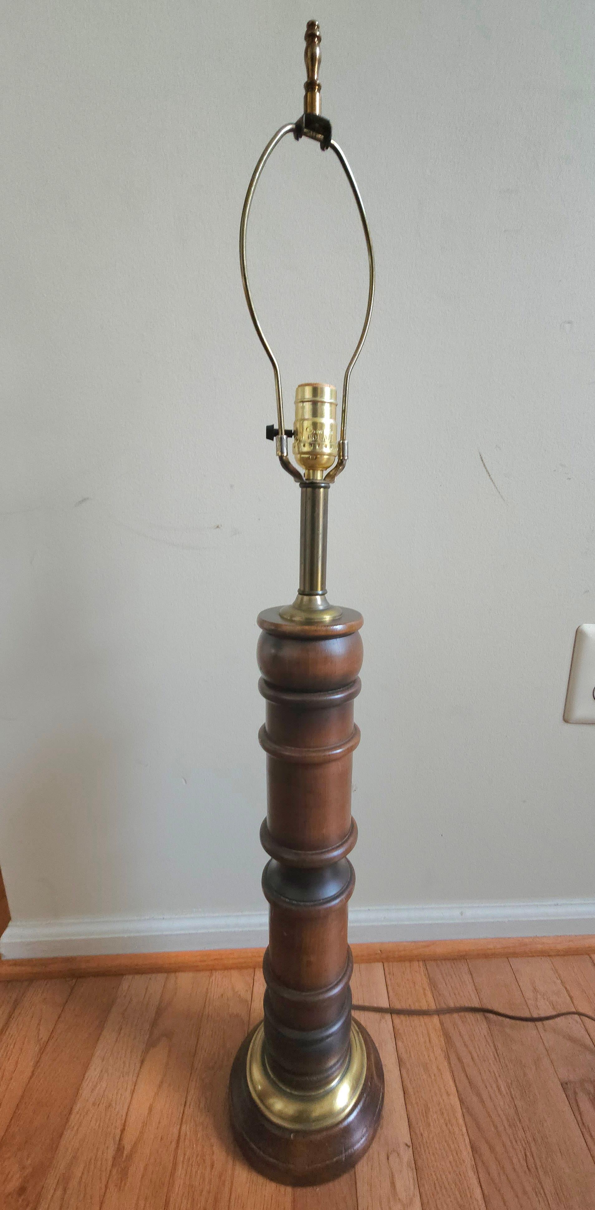 American Pair Of Antiqued Pine Wood and Brass Column-Form Table Lamps For Sale