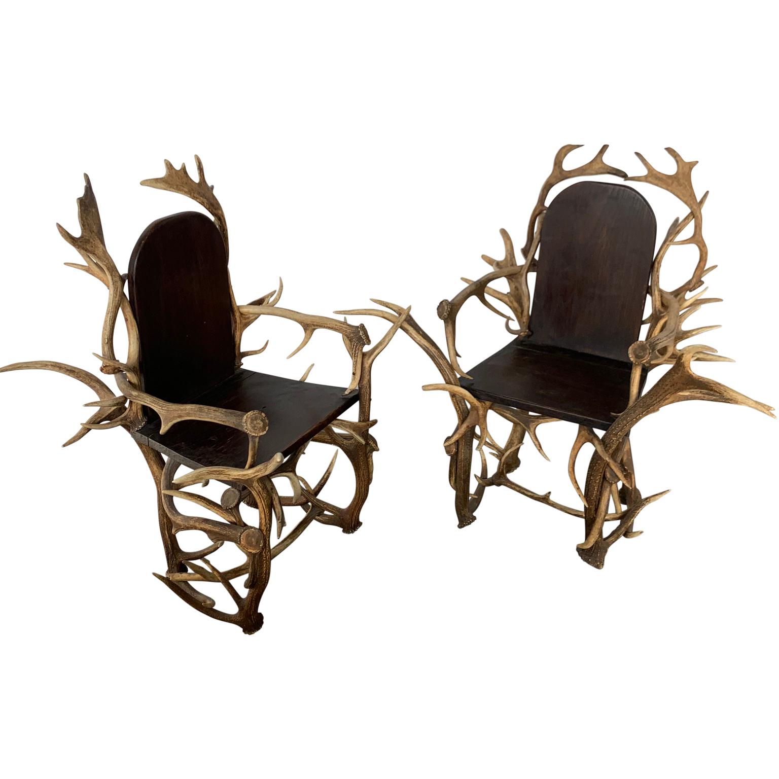 Black Forest Pair Of Large American Antler Armchairs, 1920s For Sale
