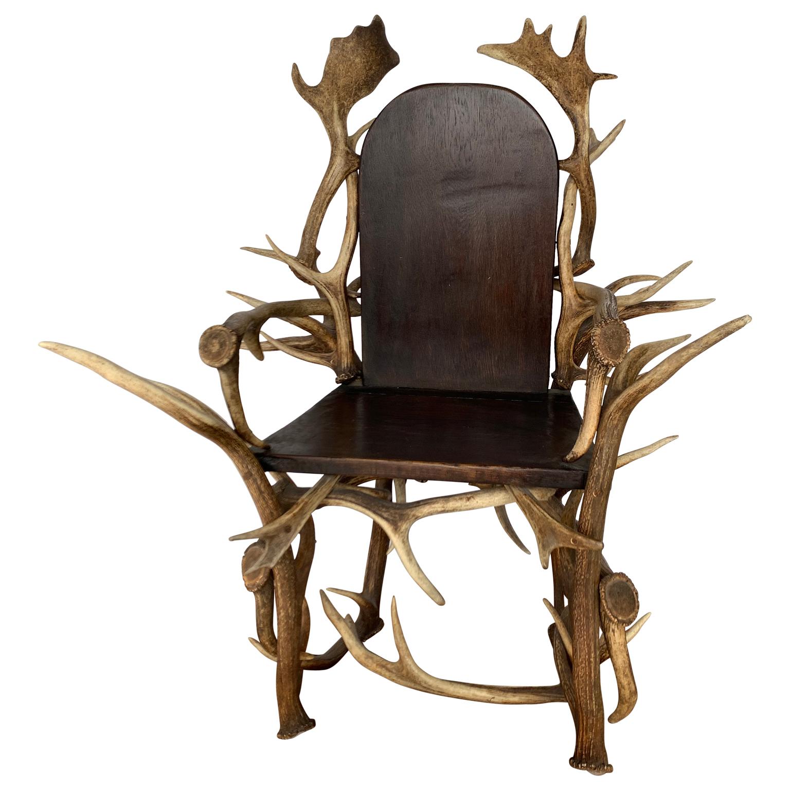20ième siècle Paire de grands fauteuils américains en bois de cervidé, années 1920 en vente