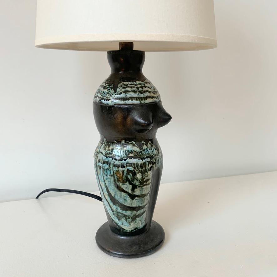 Paar antropomorphe keramische Tischlampen, um 1950, Frankreich. im Angebot 4