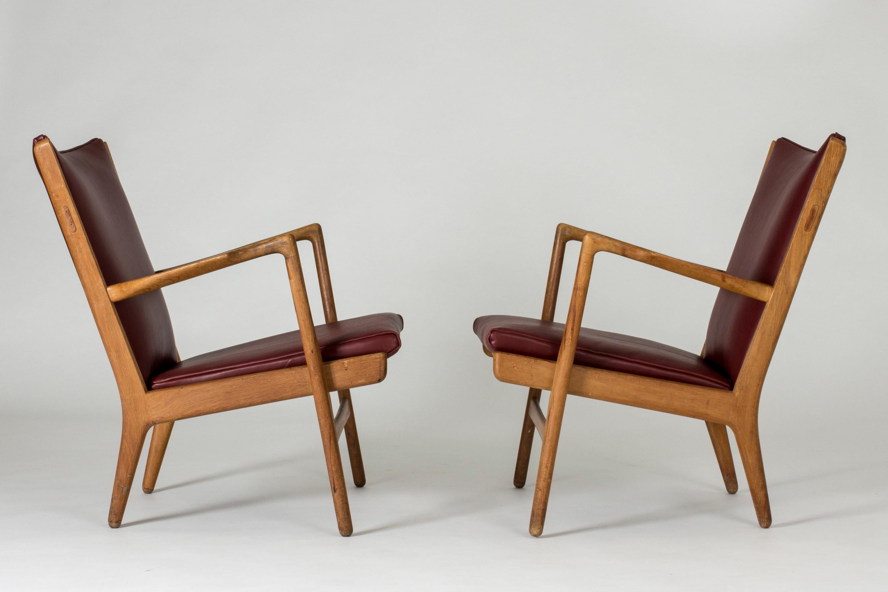 Scandinave moderne Paire de chaises longues AP 16 de Hans J. Wegner en vente