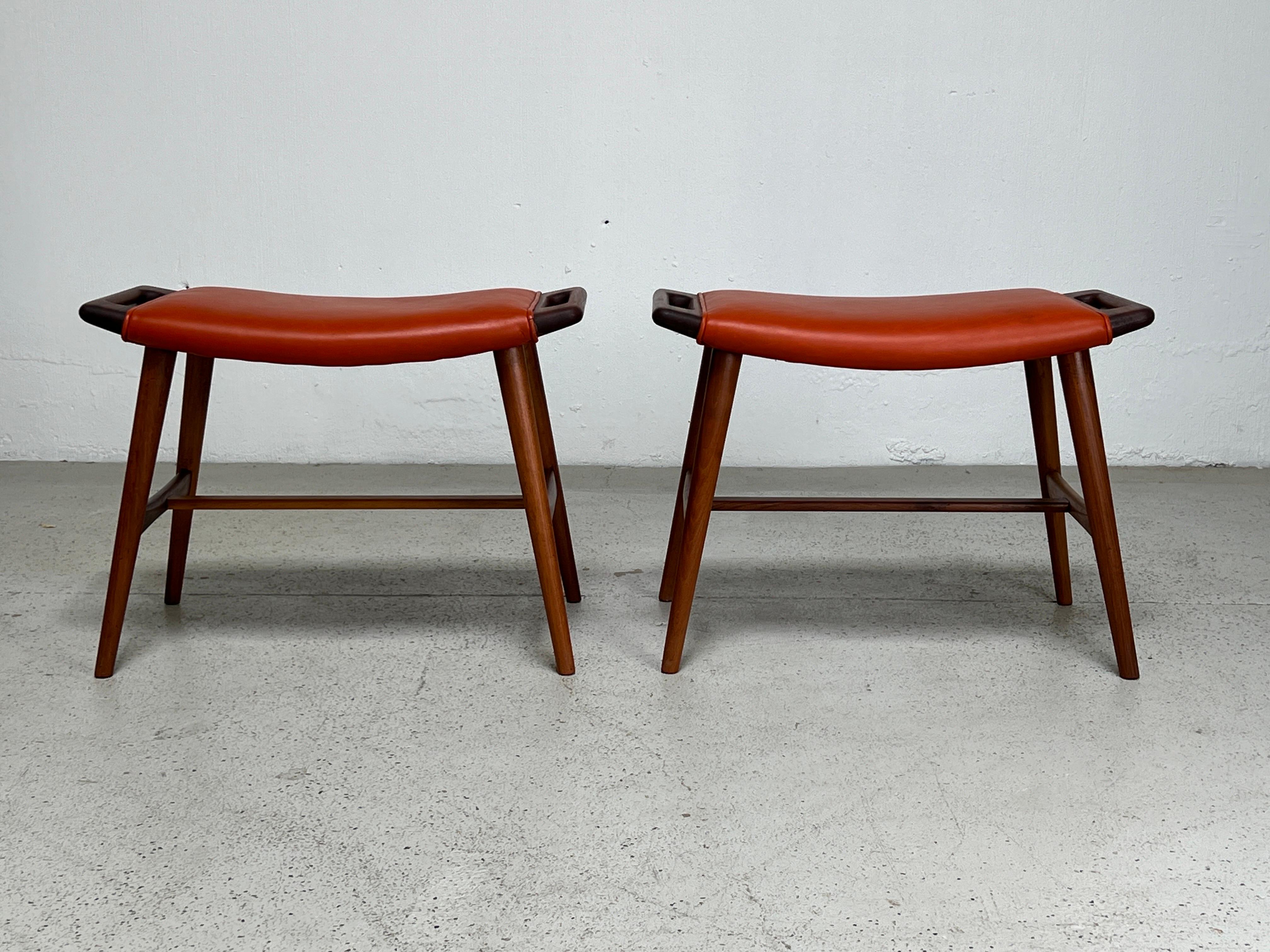 Pair of AP-30 Piano Stools by Hans Wegner For Sale 5