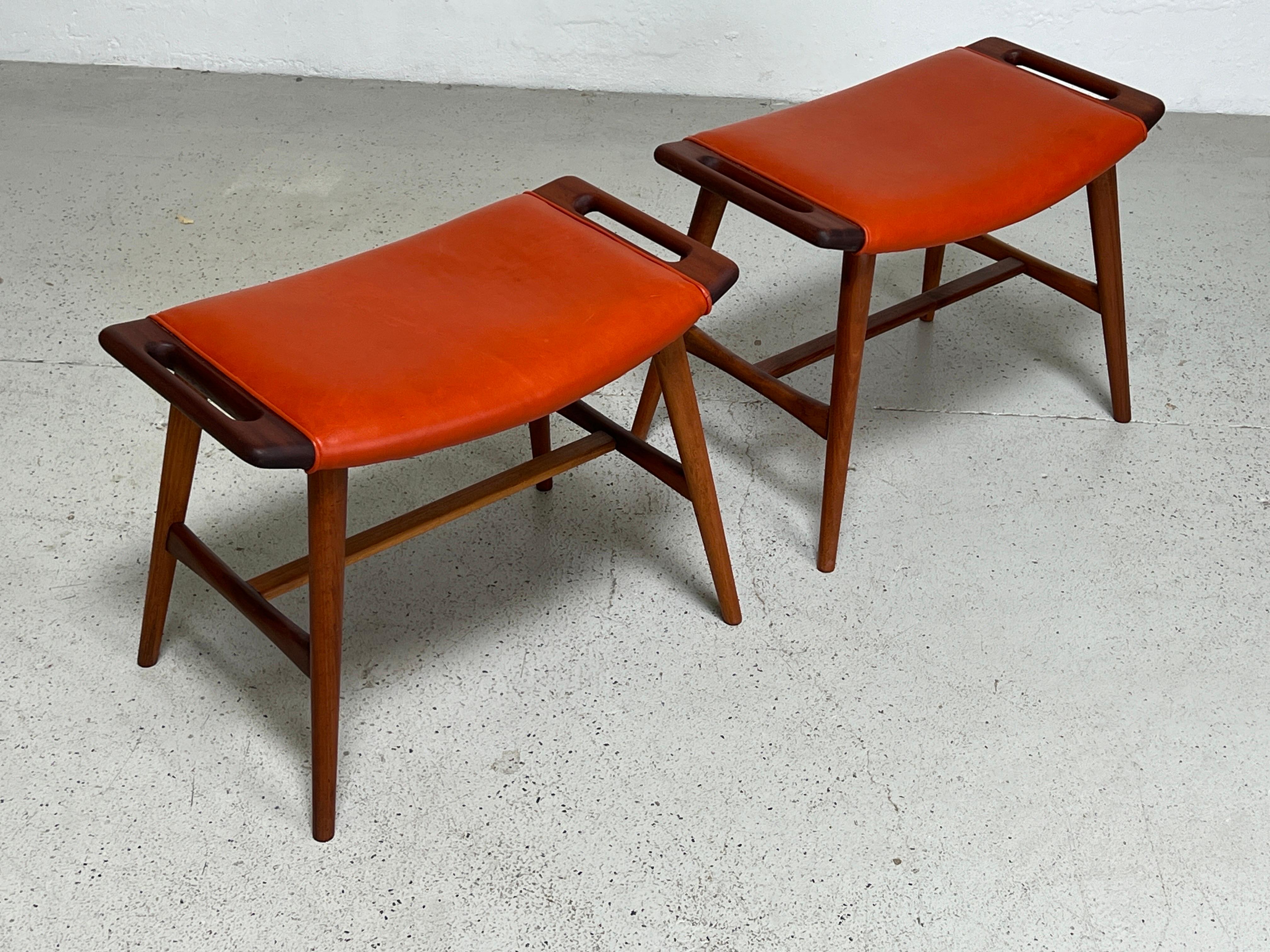 Pair of AP-30 Piano Stools by Hans Wegner For Sale 6