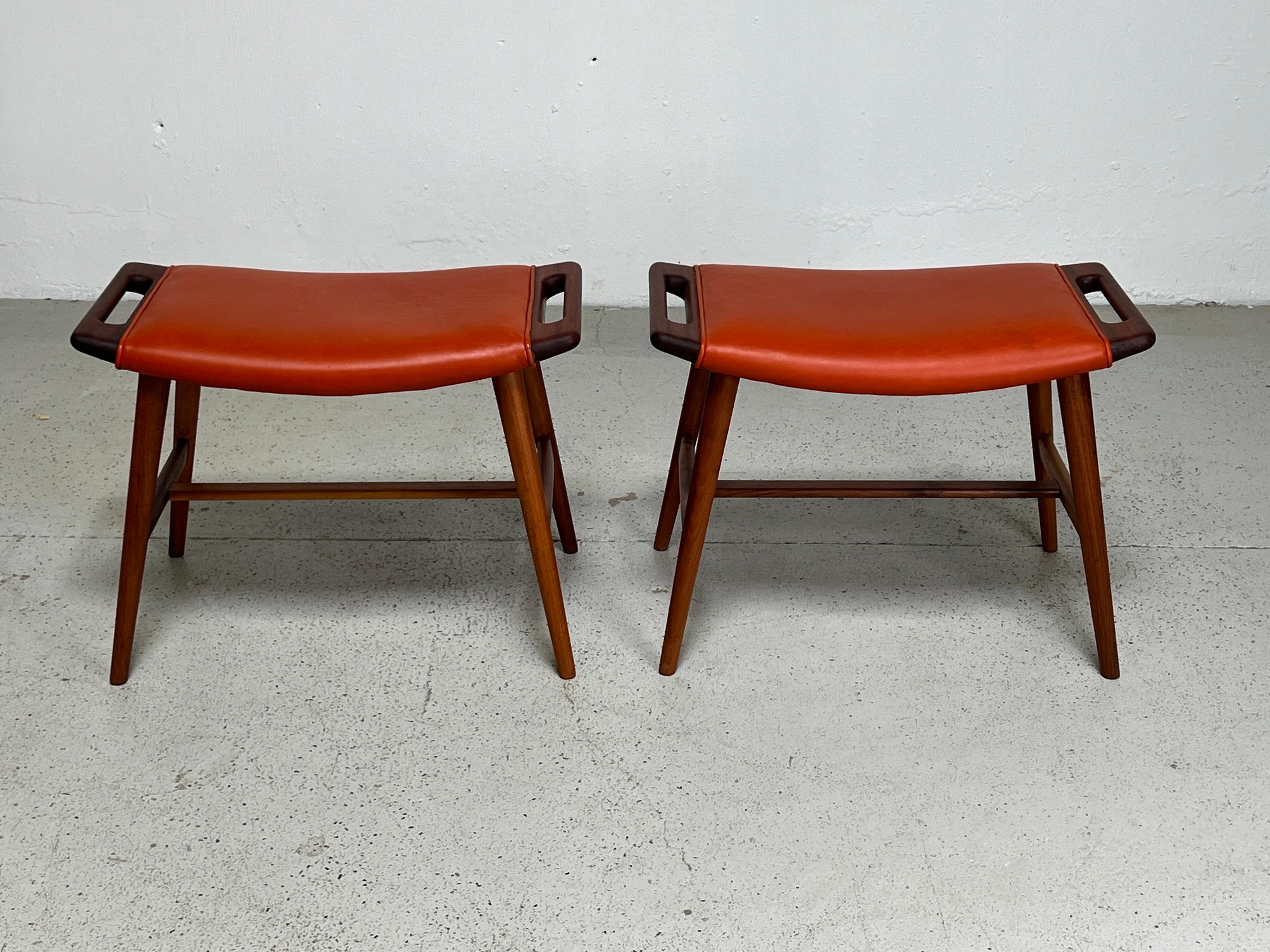 Pair of AP-30 Piano Stools by Hans Wegner For Sale 9