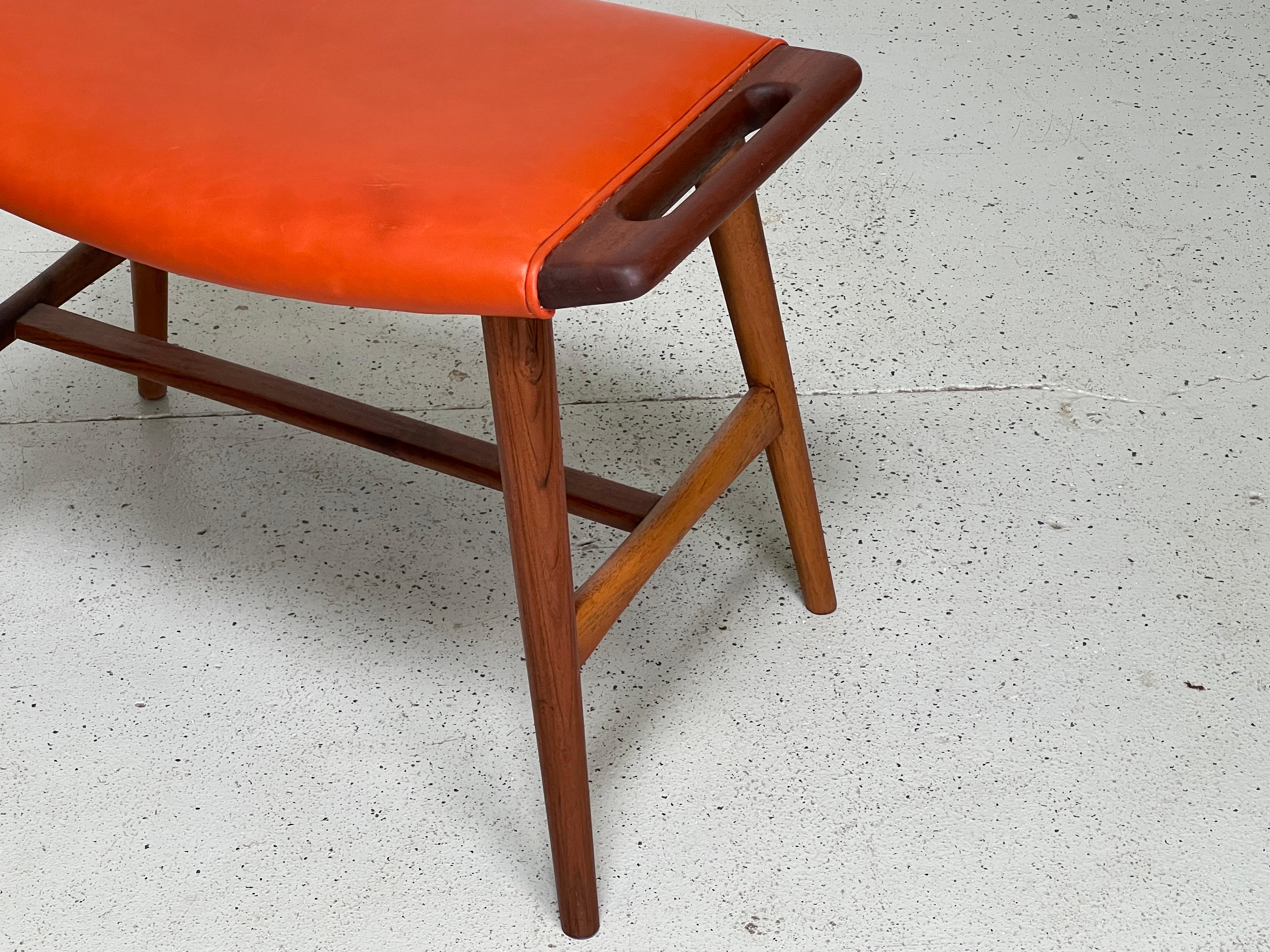 Pair of AP-30 Piano Stools by Hans Wegner In Good Condition For Sale In Dallas, TX