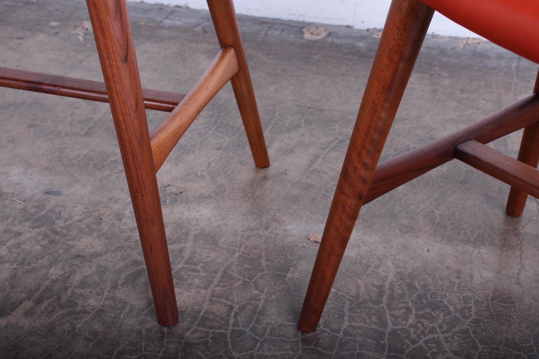 Pair of AP-30 Piano Stools by Hans Wegner For Sale 3