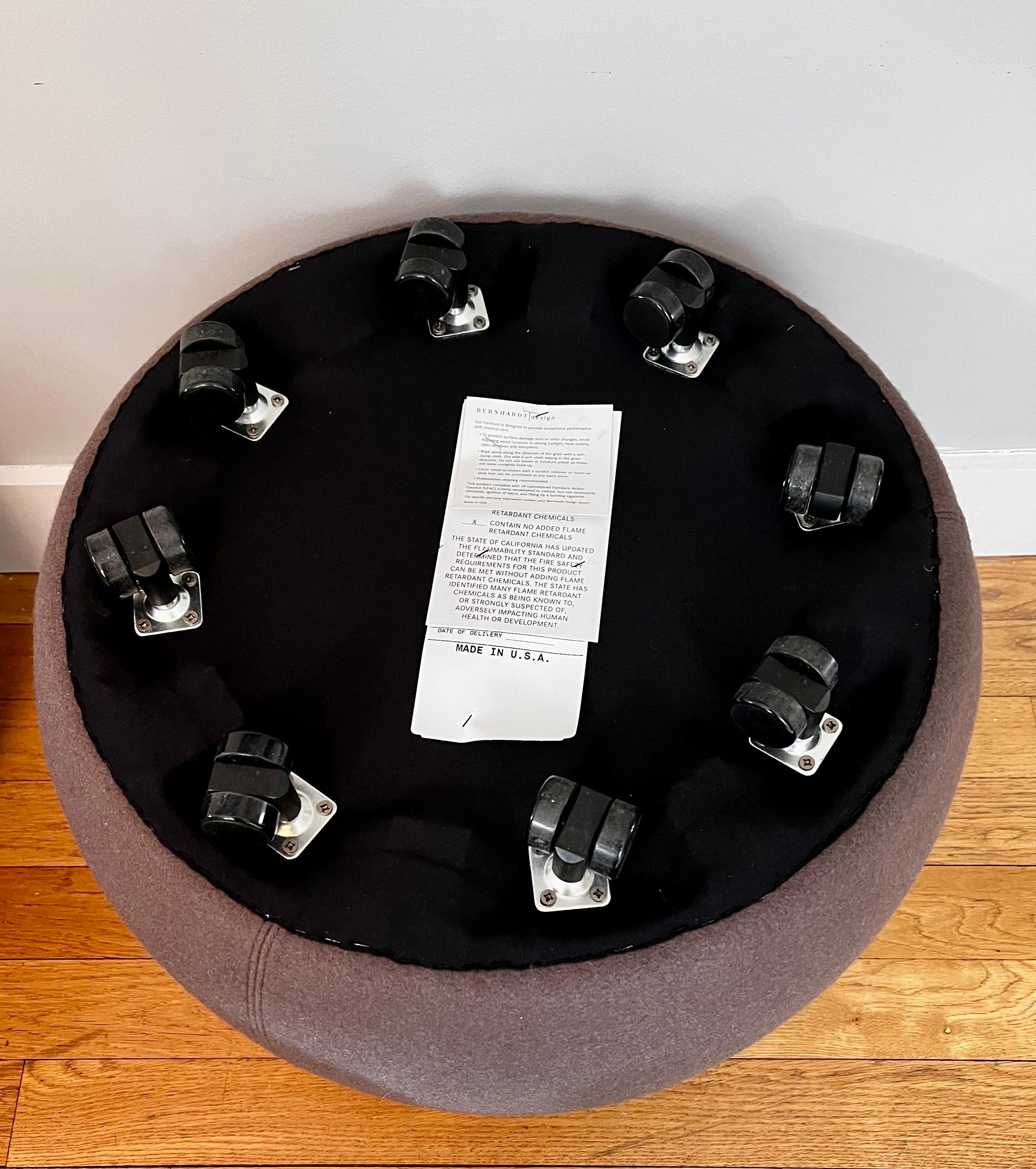 Paire d'Ottomans de Bernhardt Design, 2011 en vente 4
