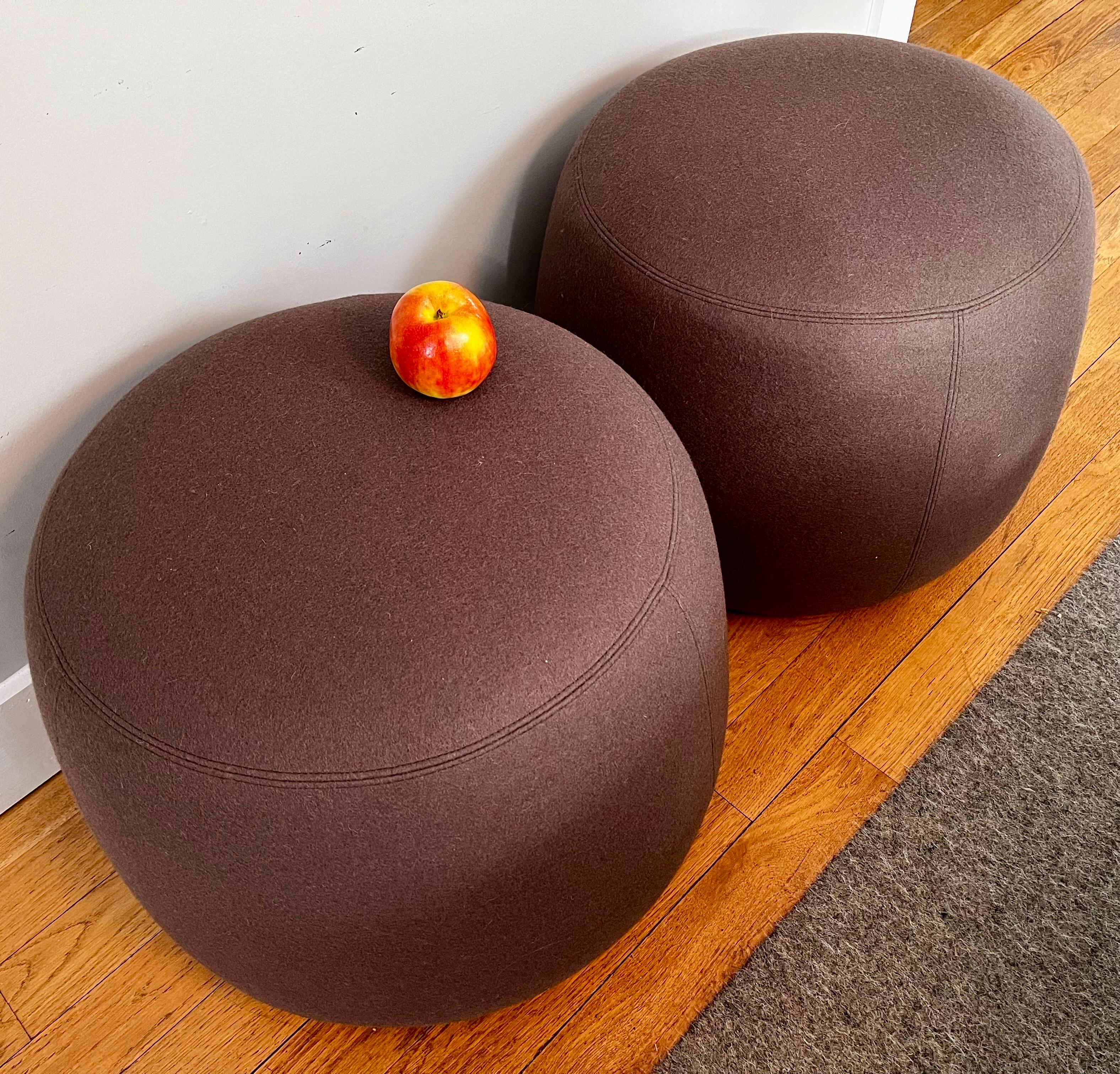Paire d'Ottomans de Bernhardt Design, 2011 en vente 1