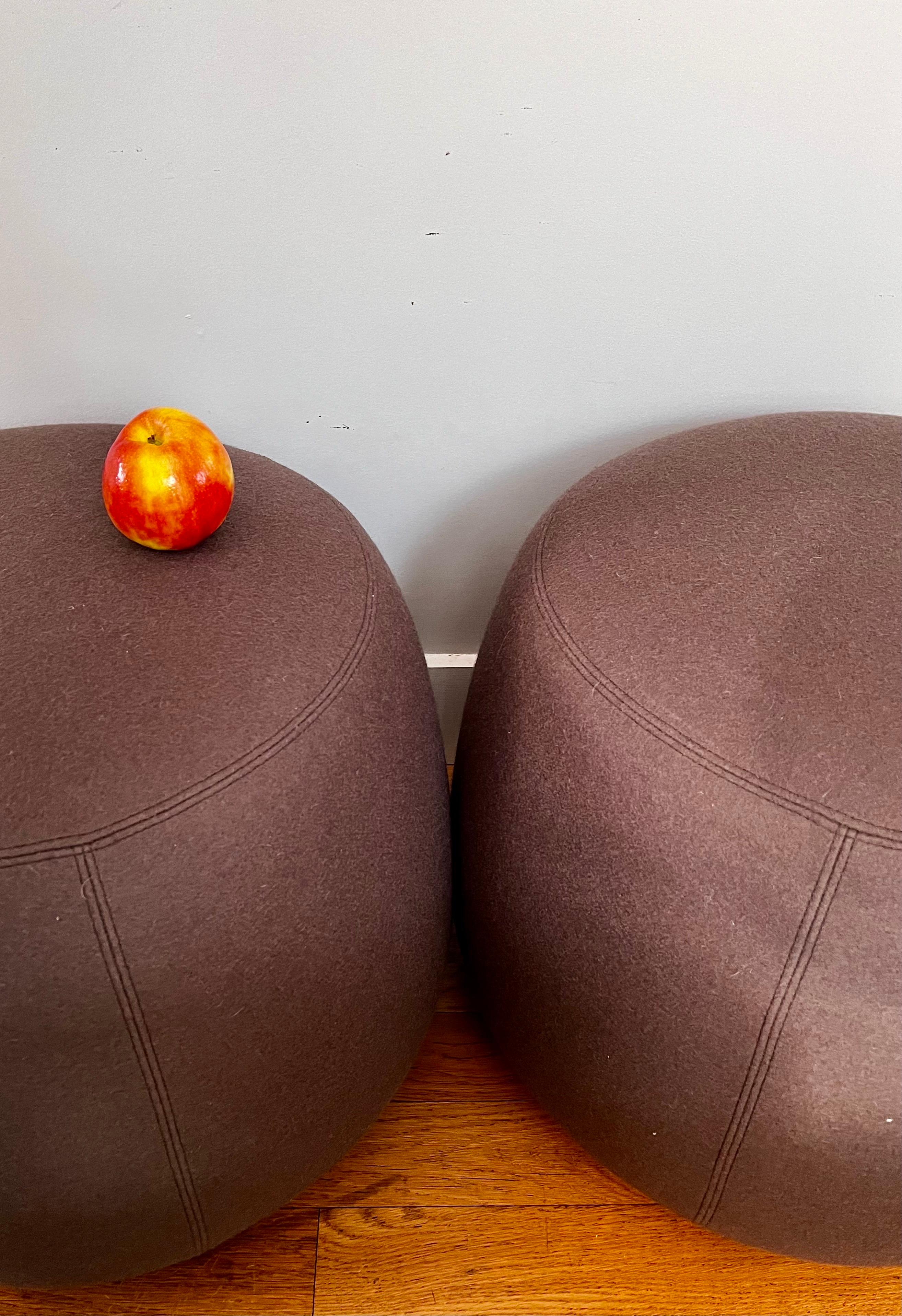 Paire d'Ottomans de Bernhardt Design, 2011 en vente 2