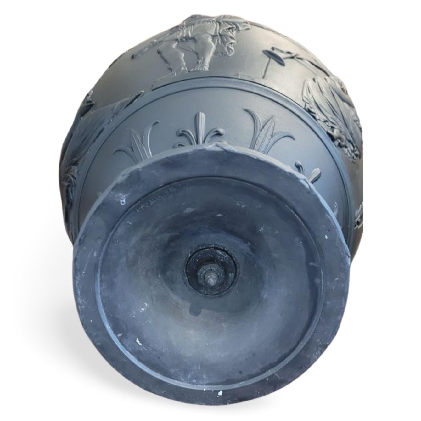 Coppia di vasi Apoteosi in basalto nero, Wedgwood, circa 1880 in vendita 2