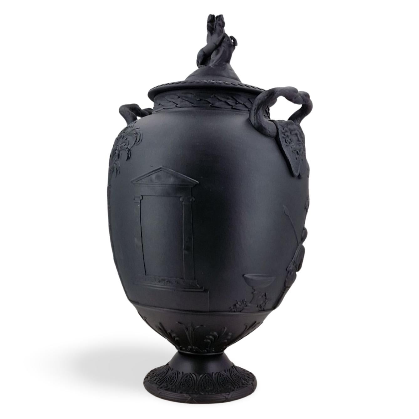 Coppia di vasi Apoteosi in basalto nero, Wedgwood, circa 1880 in vendita 8
