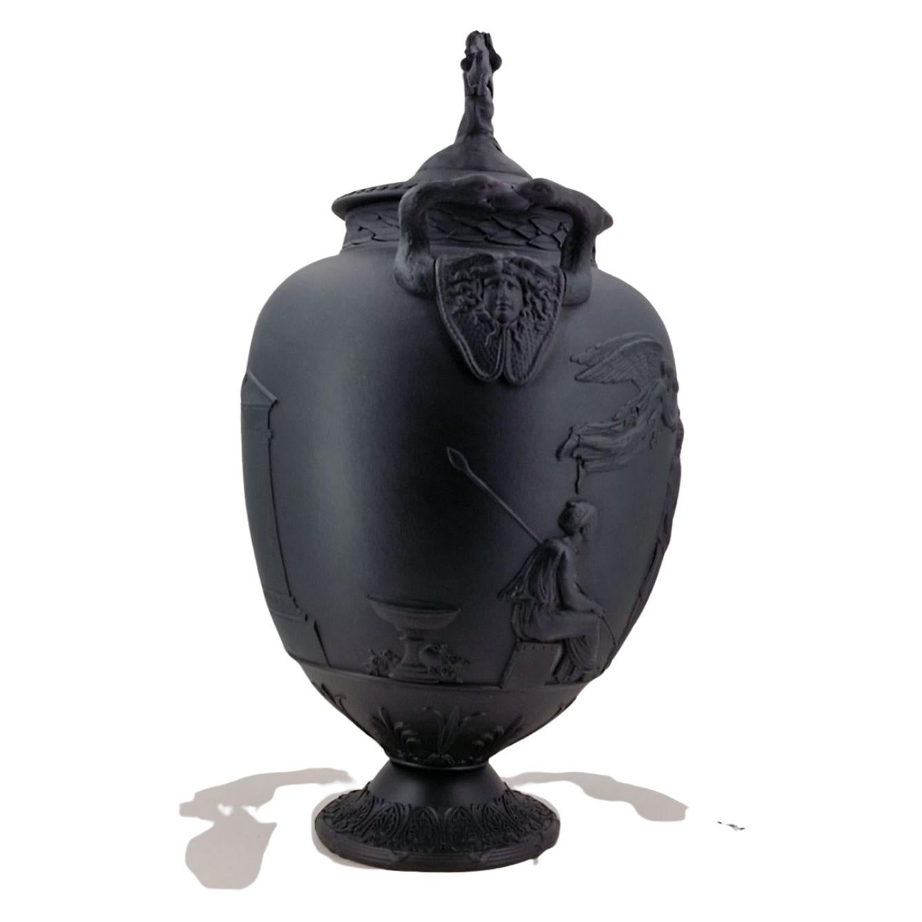 Coppia di vasi Apoteosi in basalto nero, Wedgwood, circa 1880 in vendita 9